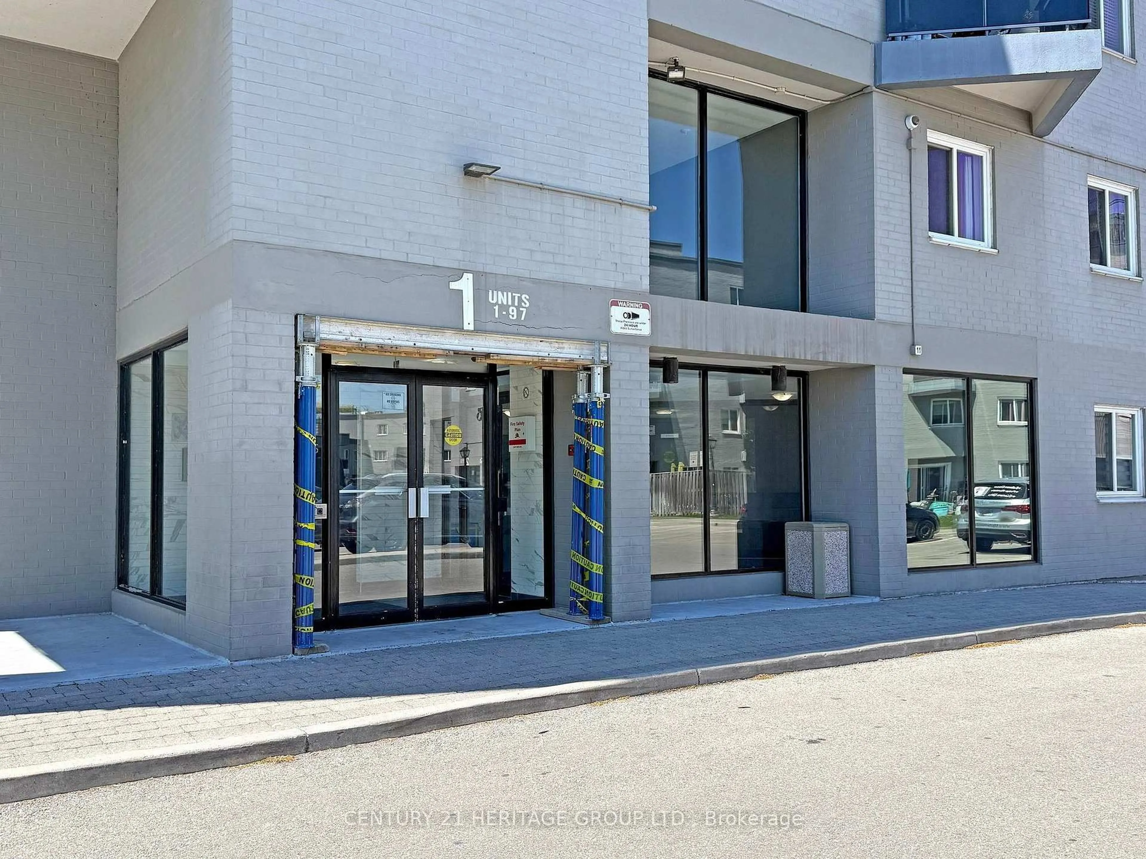 Indoor foyer for 2001 Bonnymede Dr #91, Mississauga Ontario L5J 4H8