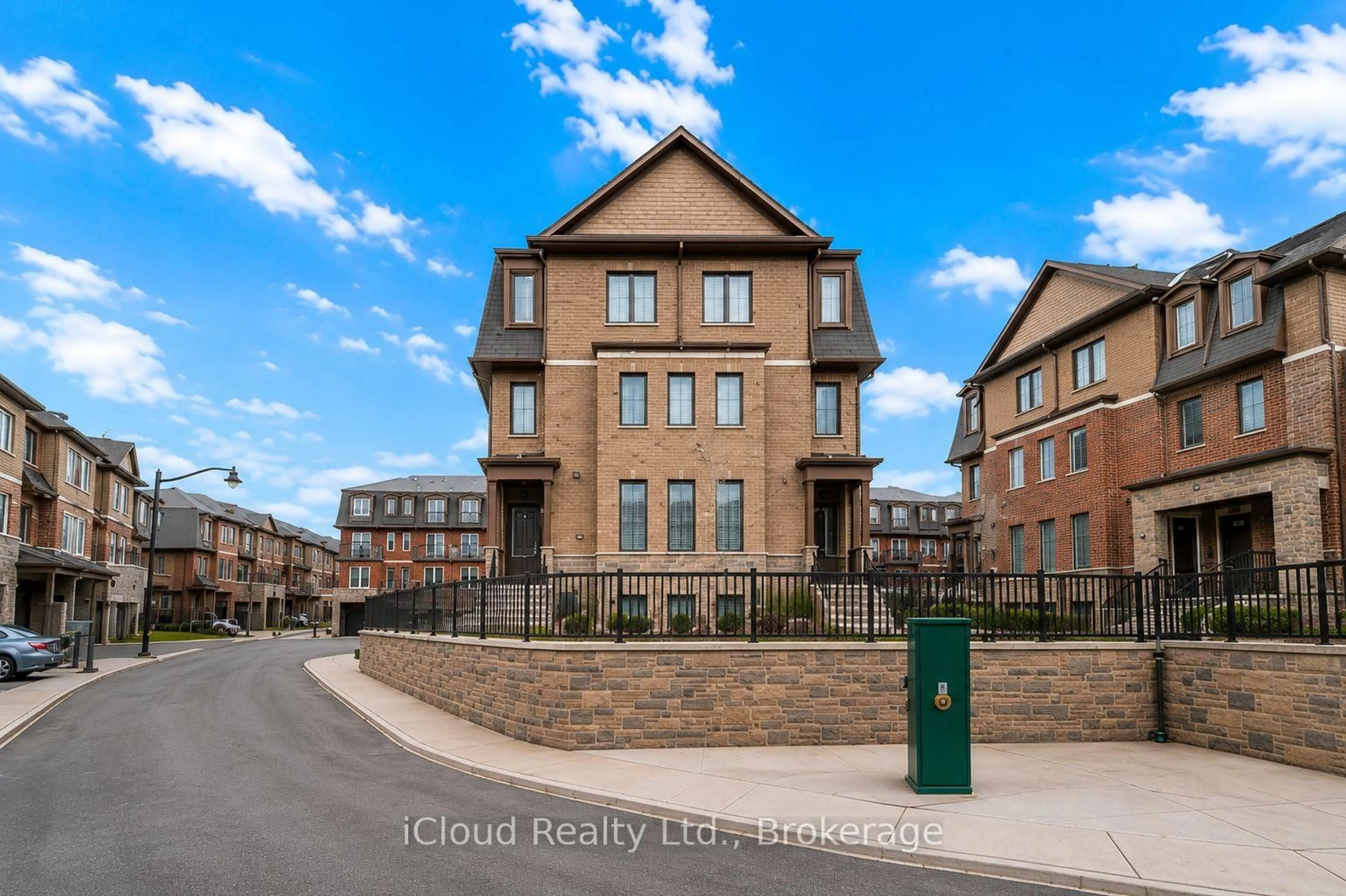 A pic from outside/outdoor area/front of a property/back of a property/a pic from drone, street for 445 Ontario St #103, Milton Ontario L9T 9K4
