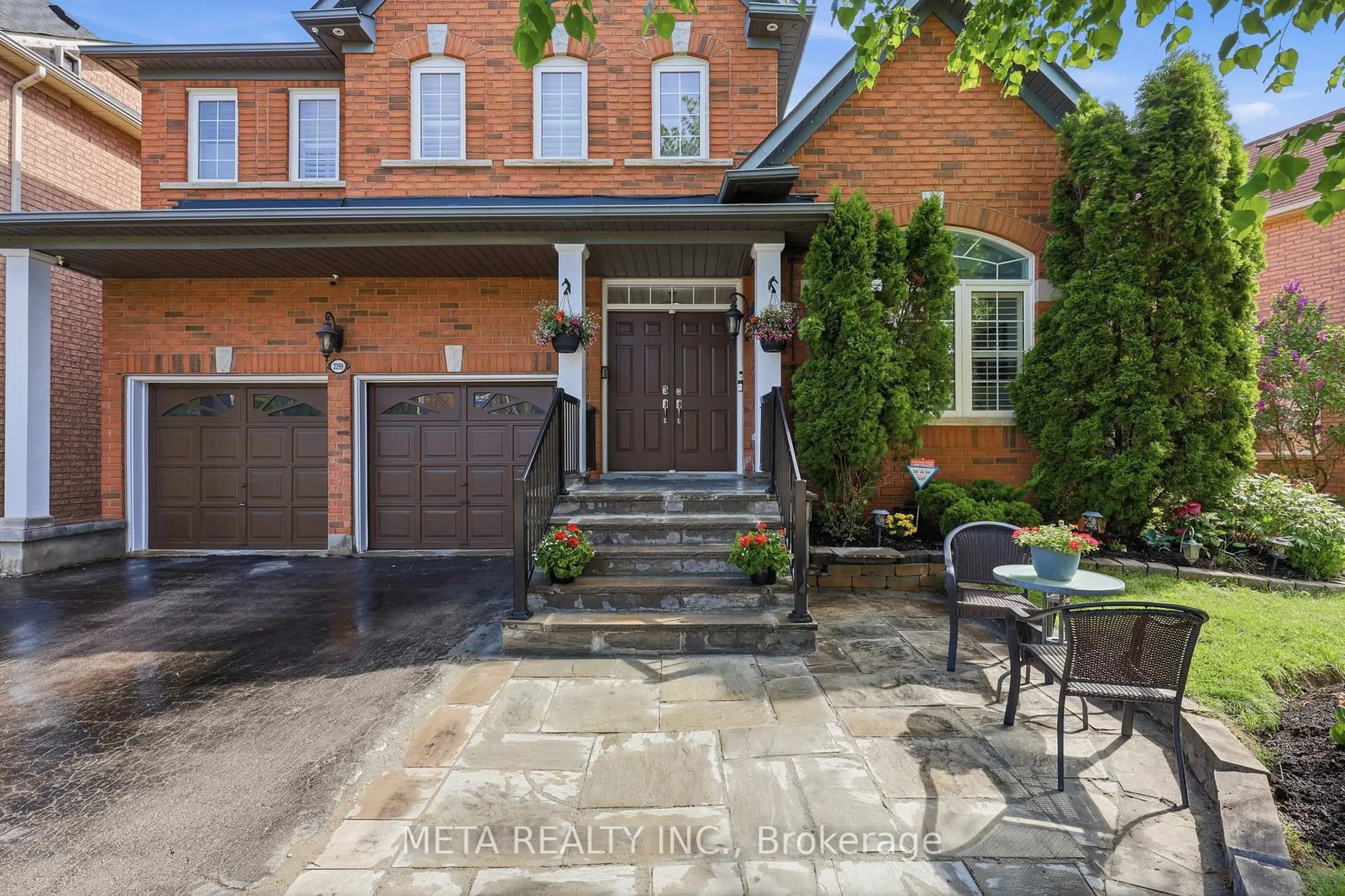 Home with brick exterior material, street for 2299 Stratus Dr, Oakville Ontario L6M 4Z9