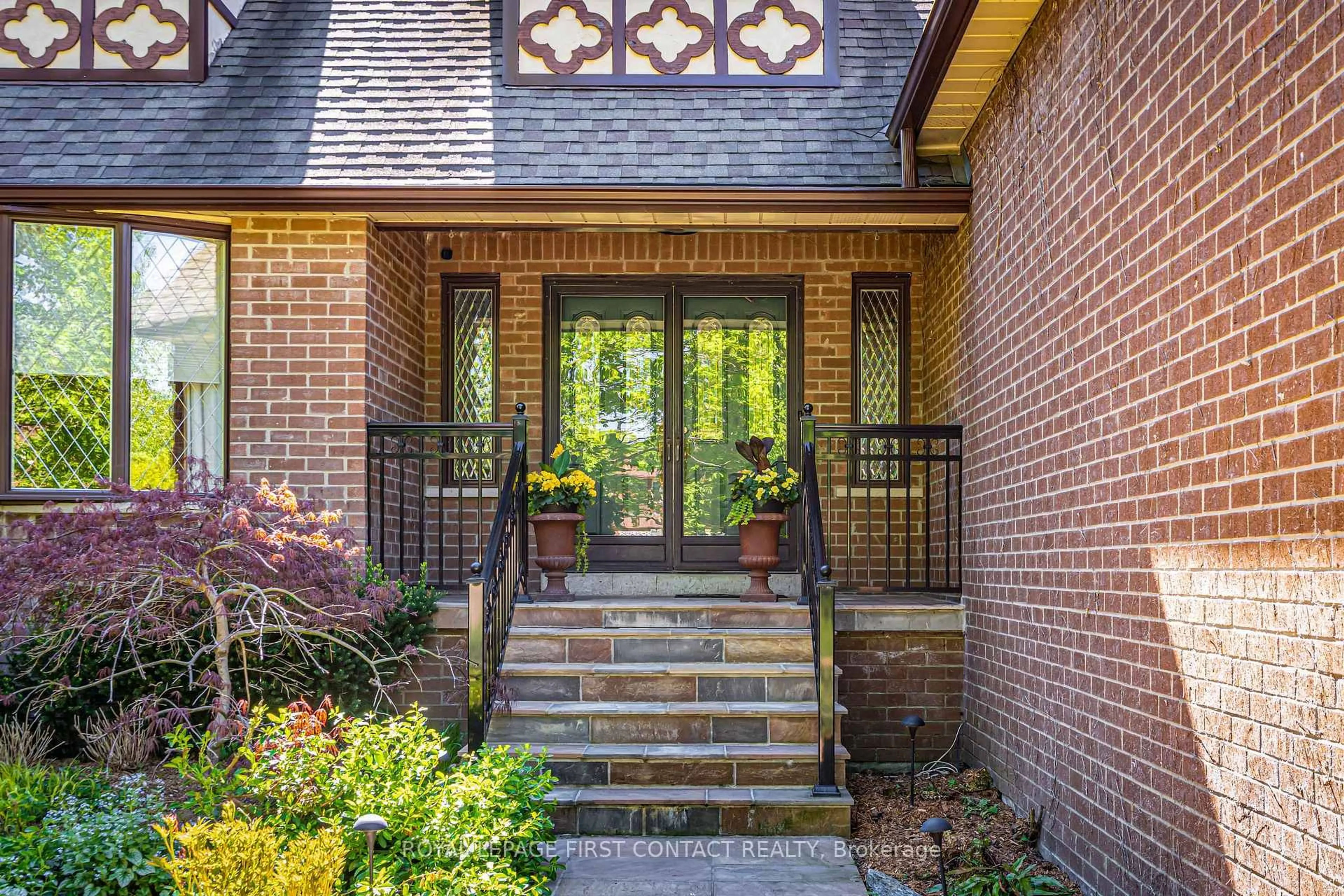 Home with brick exterior material, street for 41 Marilyn St, Caledon Ontario L7C 1H5