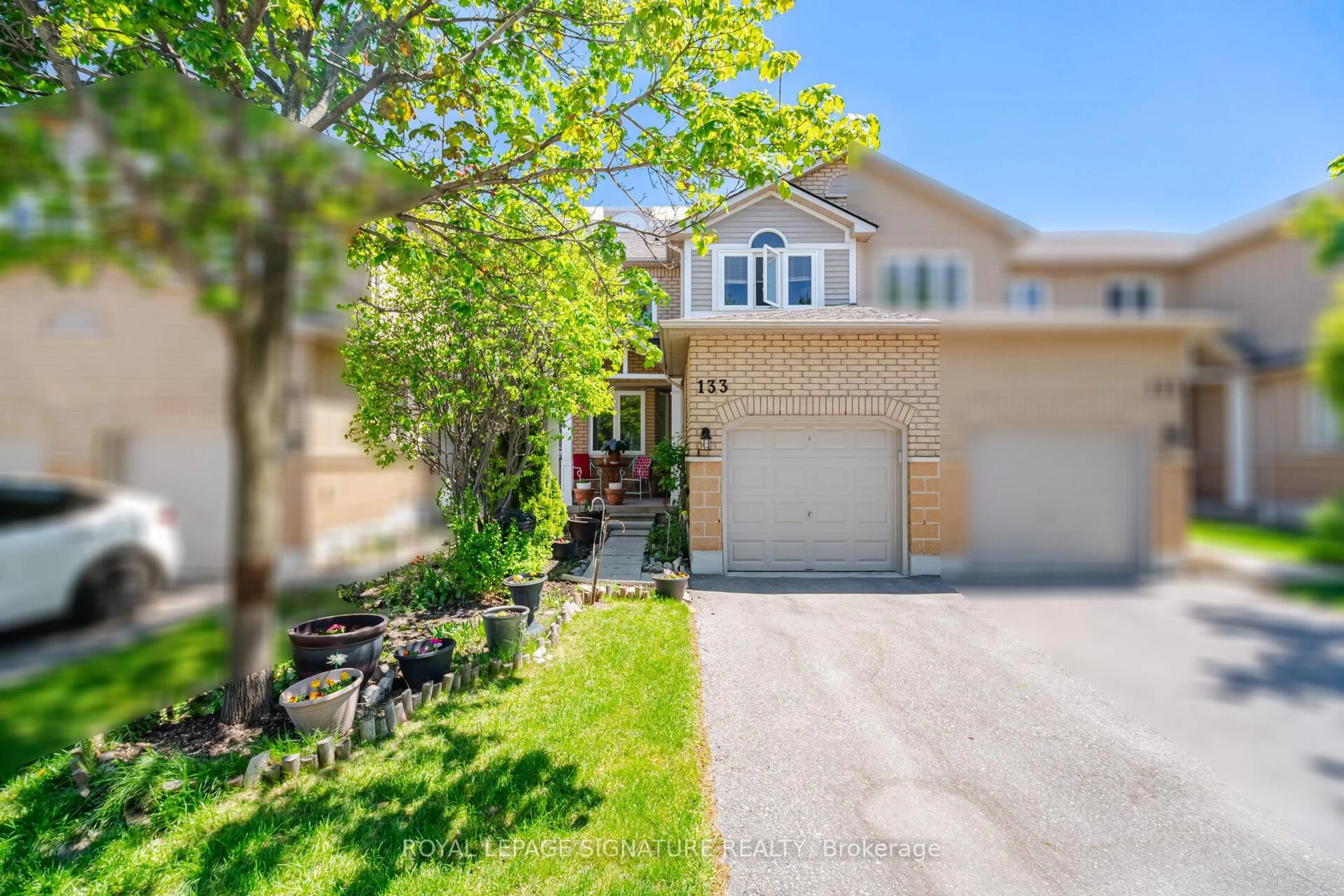 A pic from outside/outdoor area/front of a property/back of a property/a pic from drone, street for 833 Scollard Crt #133, Mississauga Ontario L5V 2B4
