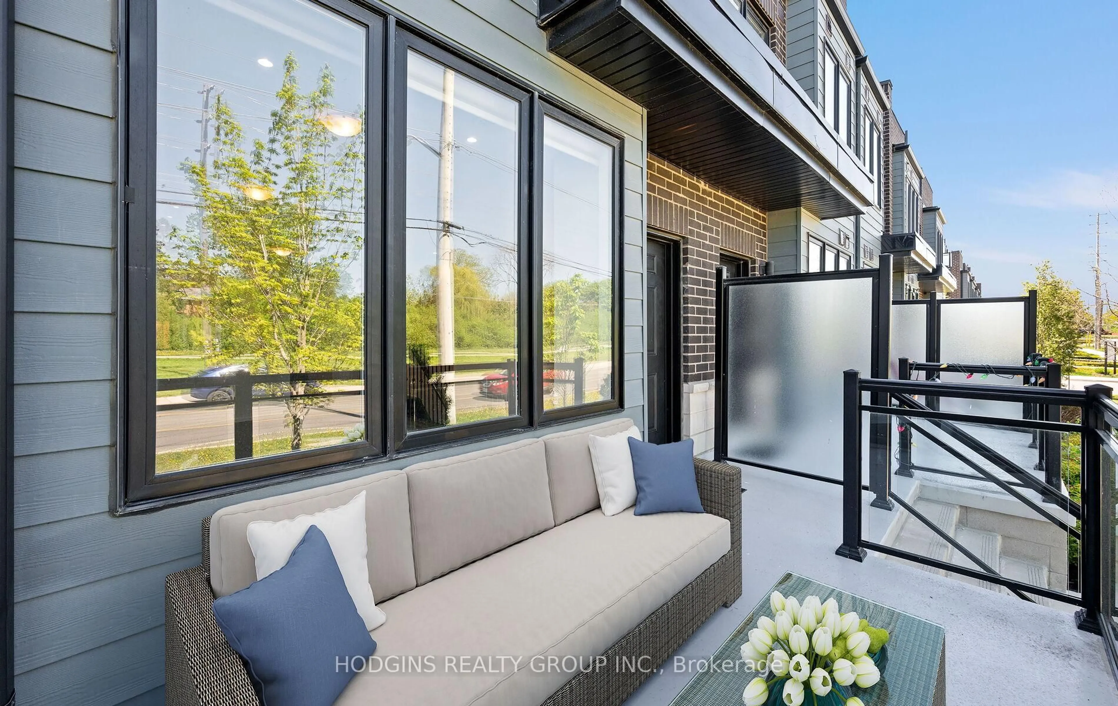 Patio, unknown for 2212 Bromsgrove Rd #5, Mississauga Ontario L5J 0B3