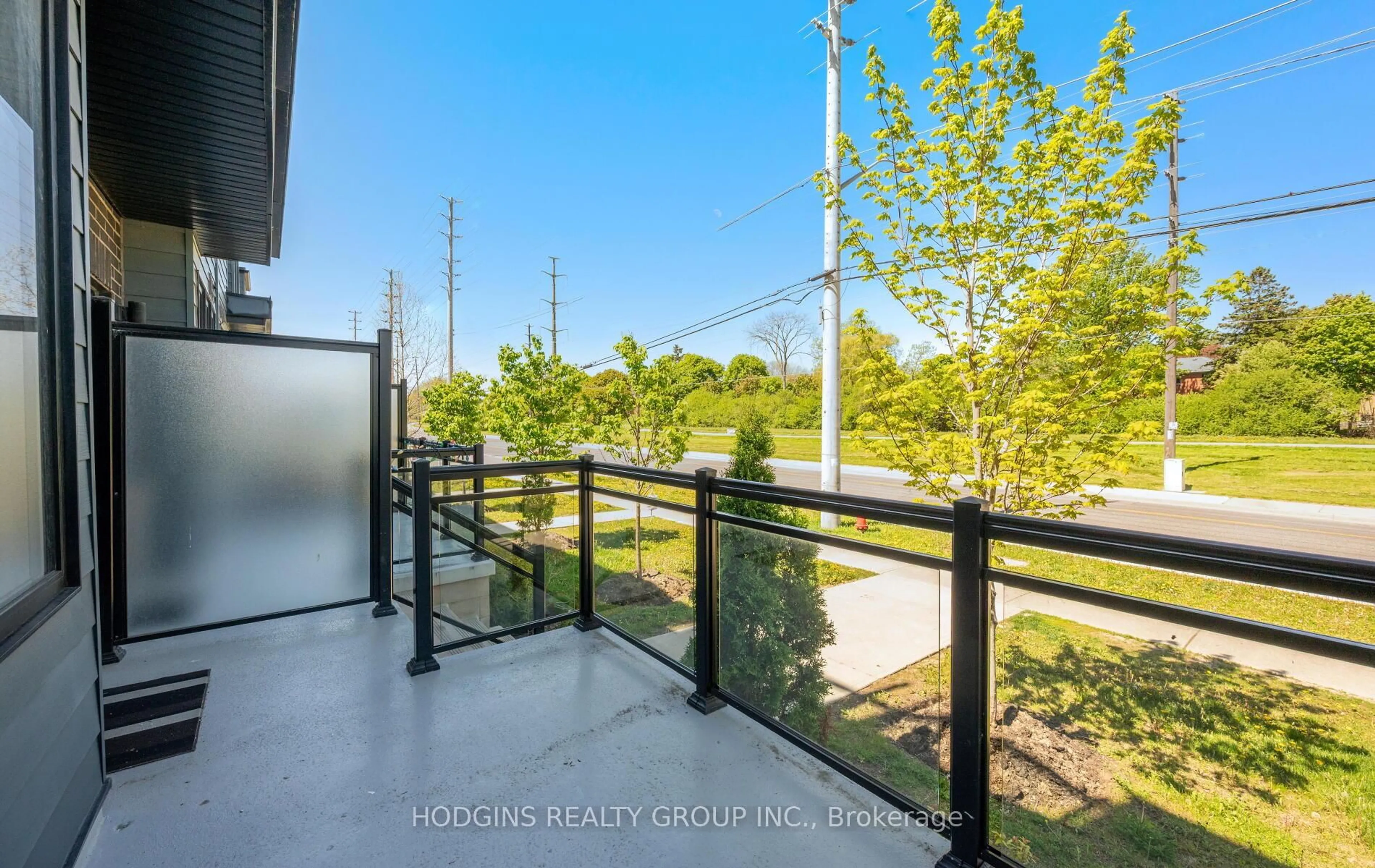 Patio, unknown for 2212 Bromsgrove Rd #5, Mississauga Ontario L5J 0B3