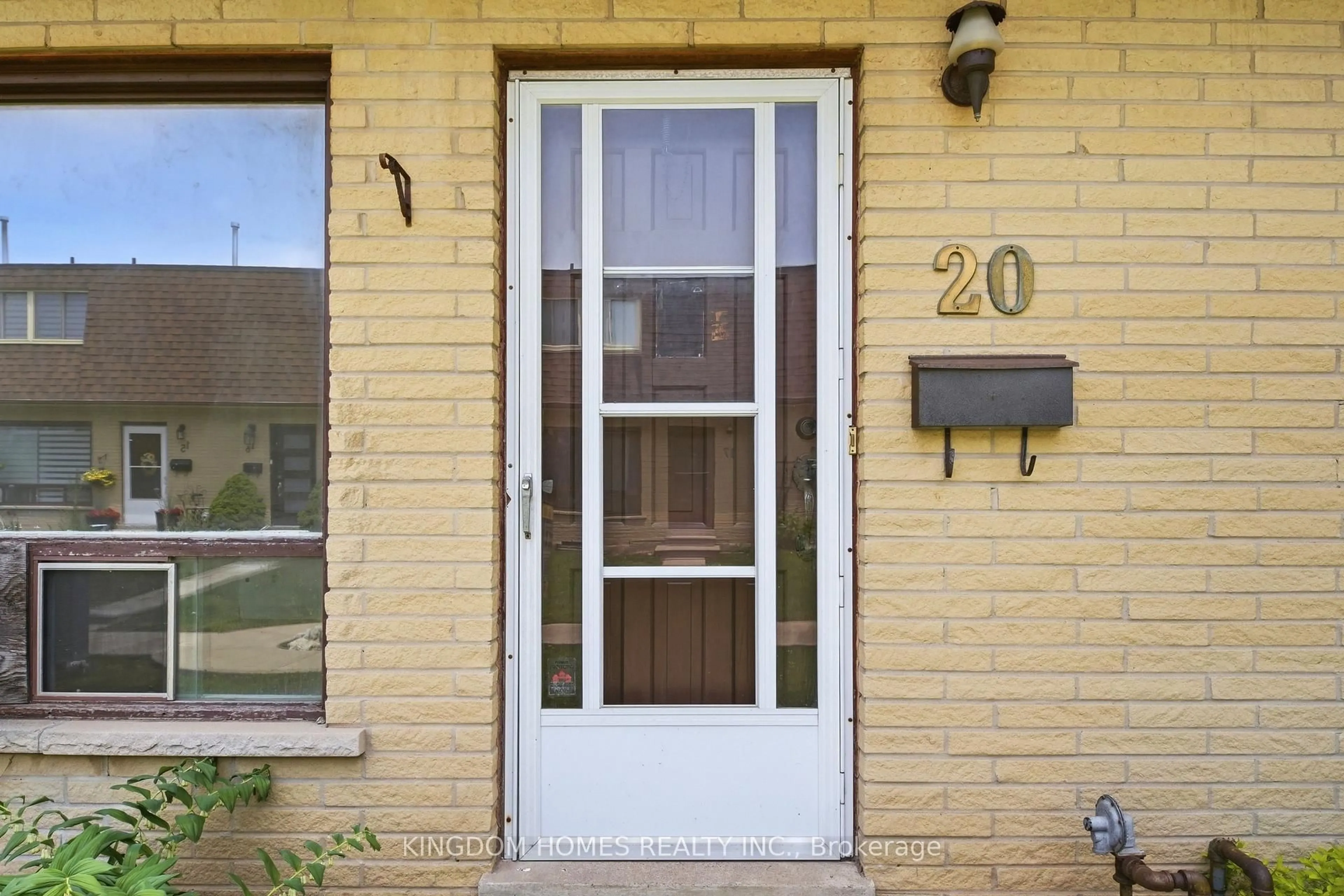 Unknown for 20 Mountainview Rd #20, Halton Hills Ontario L7G 4K3