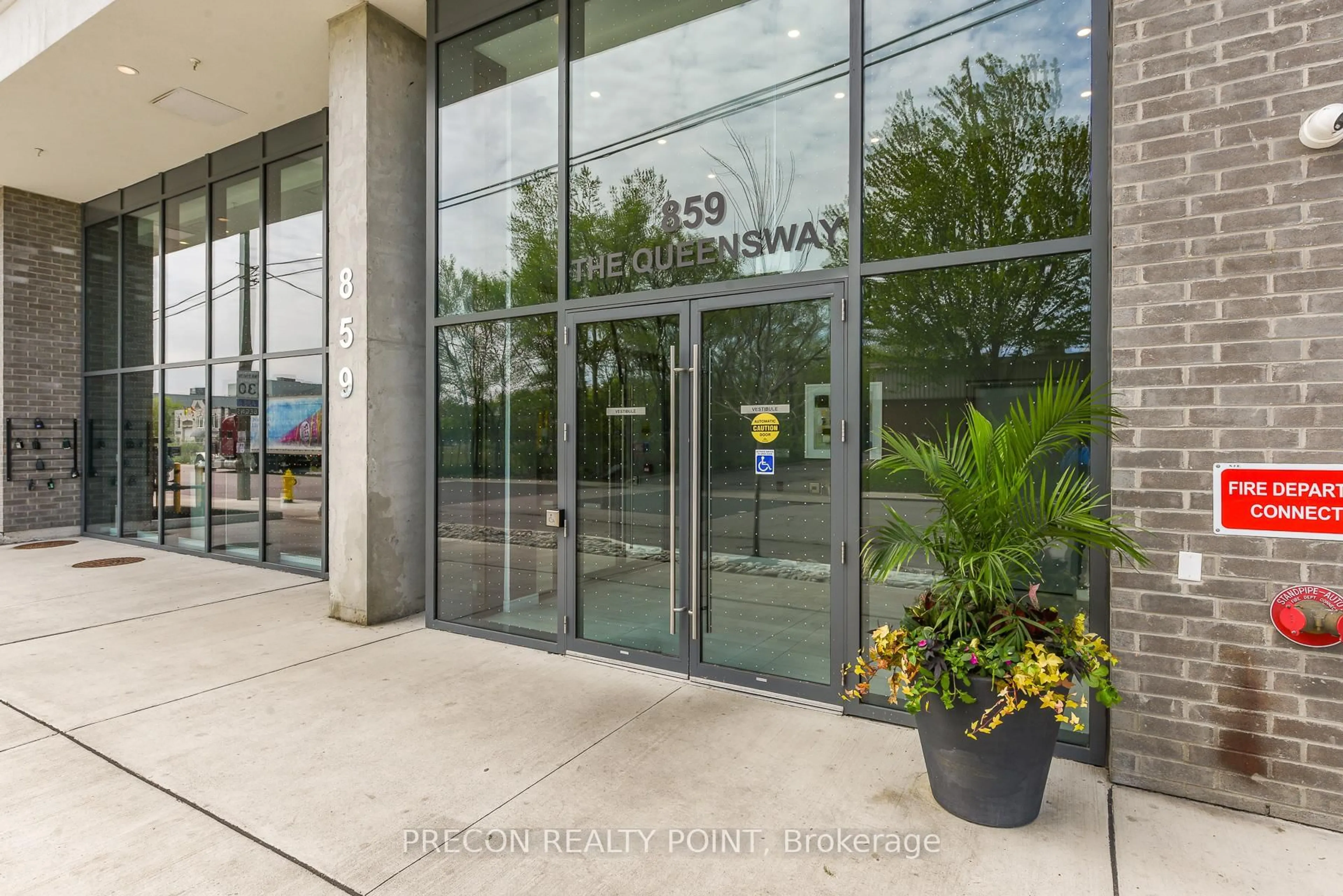 Indoor foyer for 859 The Queensway #212, Toronto Ontario M8Z 1N8