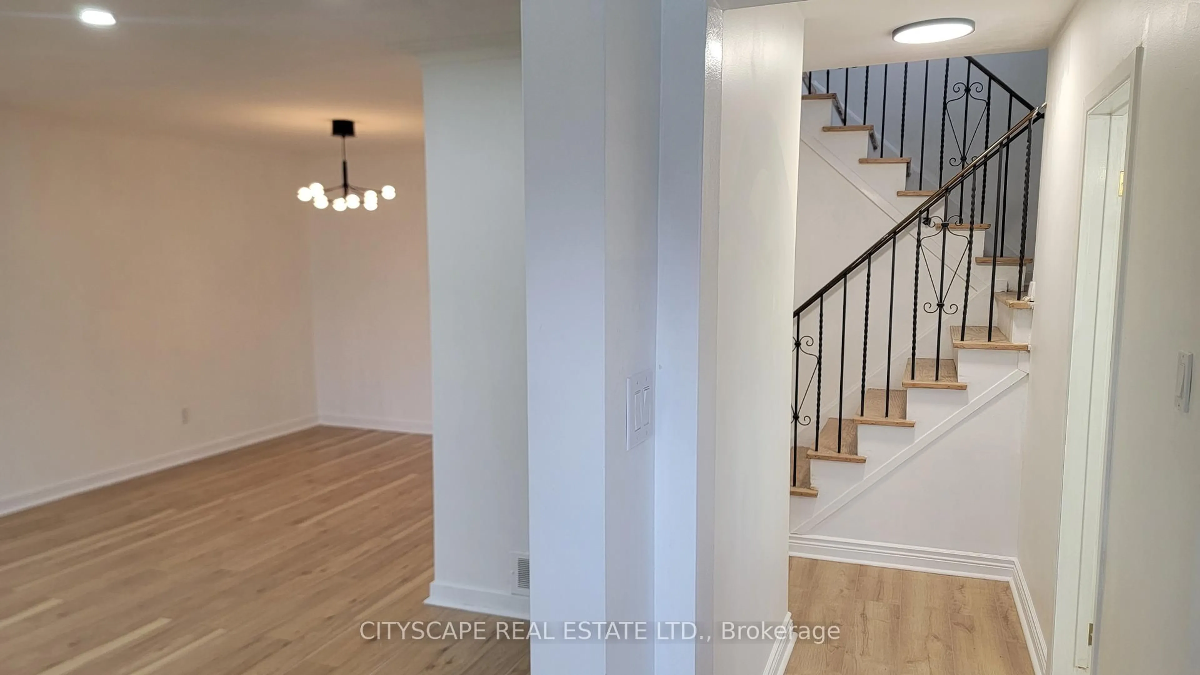 Unknown for 3450 Ellengale Dr, Mississauga Ontario L5C 1Z7