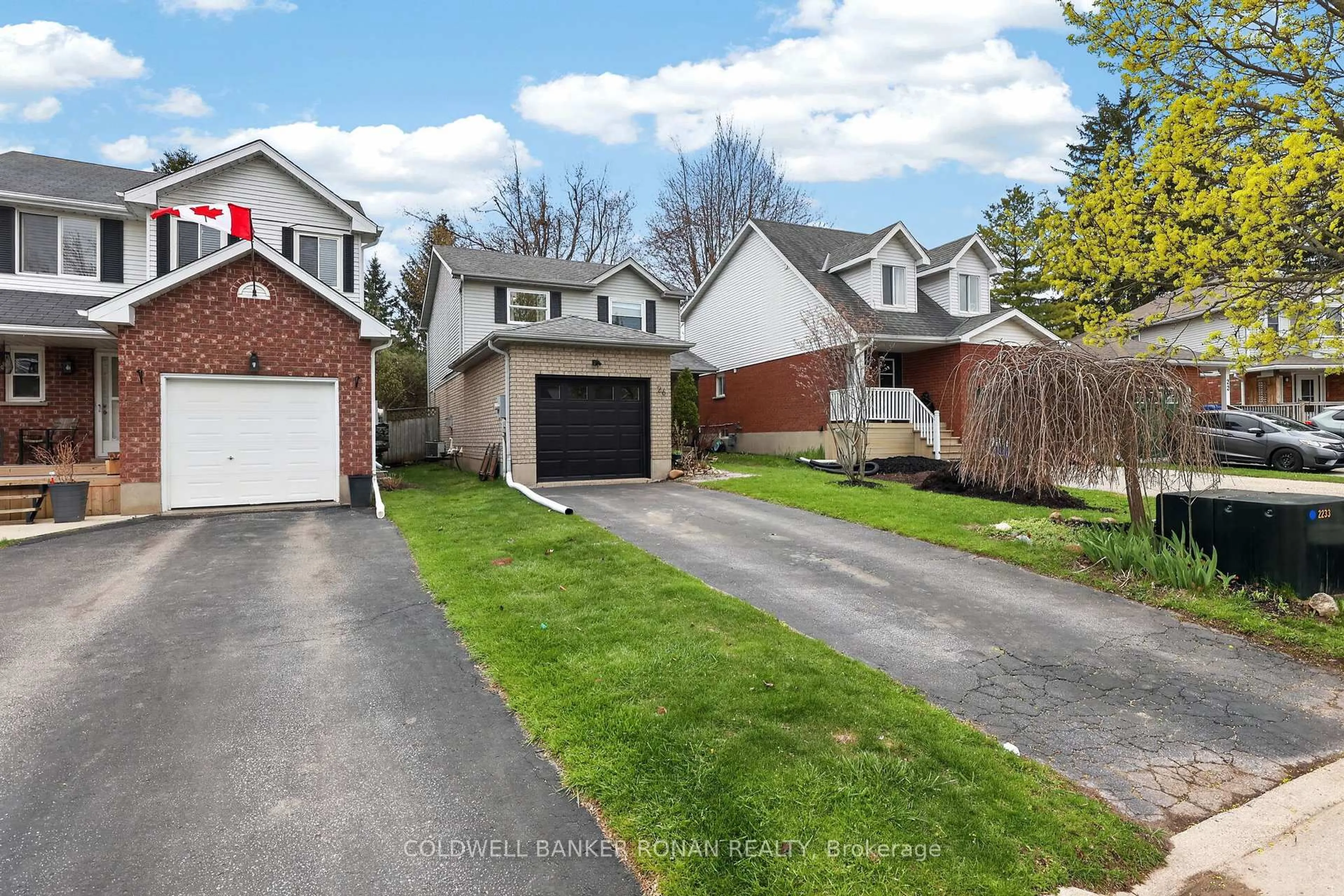 A pic from outside/outdoor area/front of a property/back of a property/a pic from drone, street for 26 Pheasant Crt, Orangeville Ontario L9W 4K1