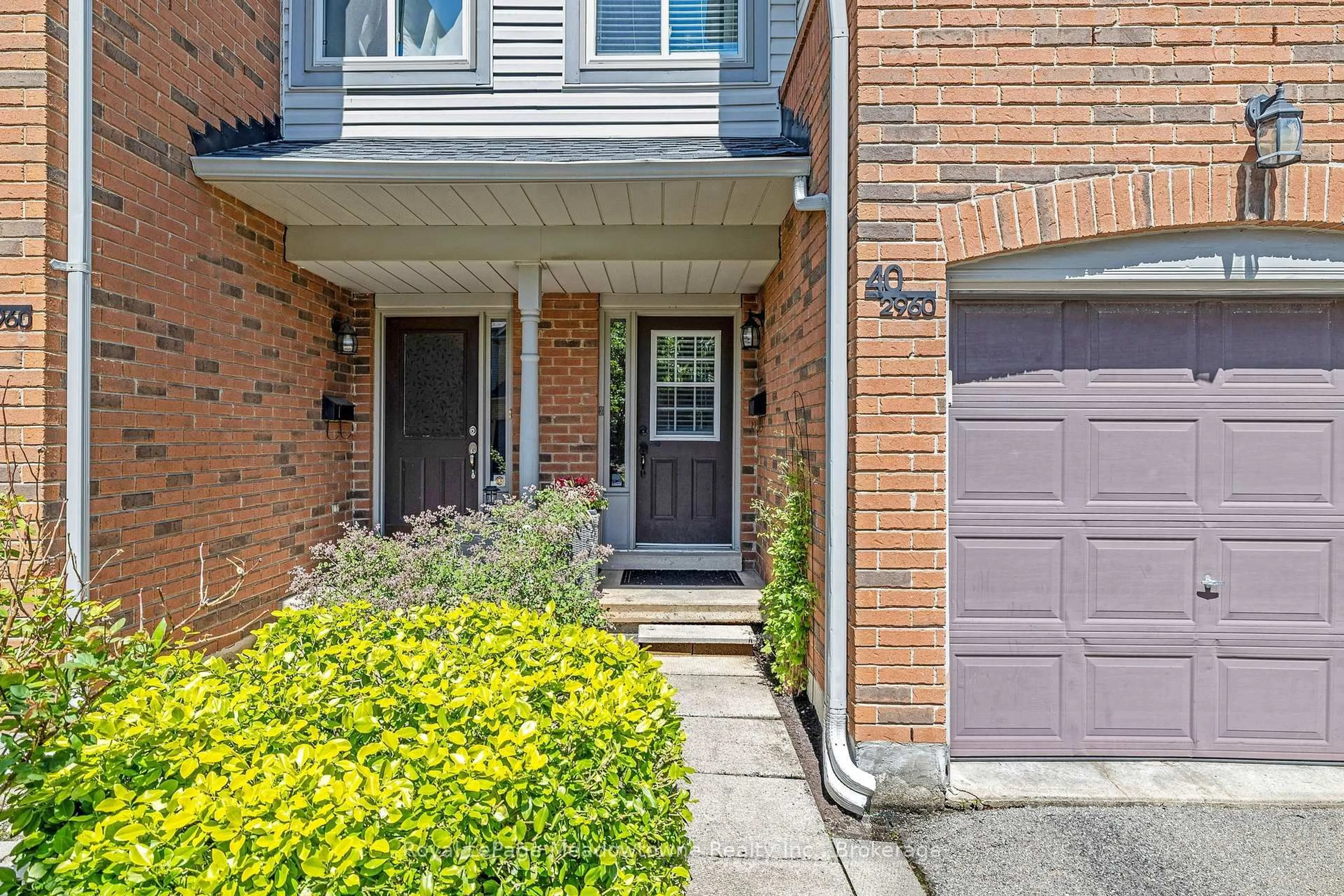 Home with brick exterior material, street for 2960 Headon Forest Dr #40, Burlington Ontario L7M 4G5