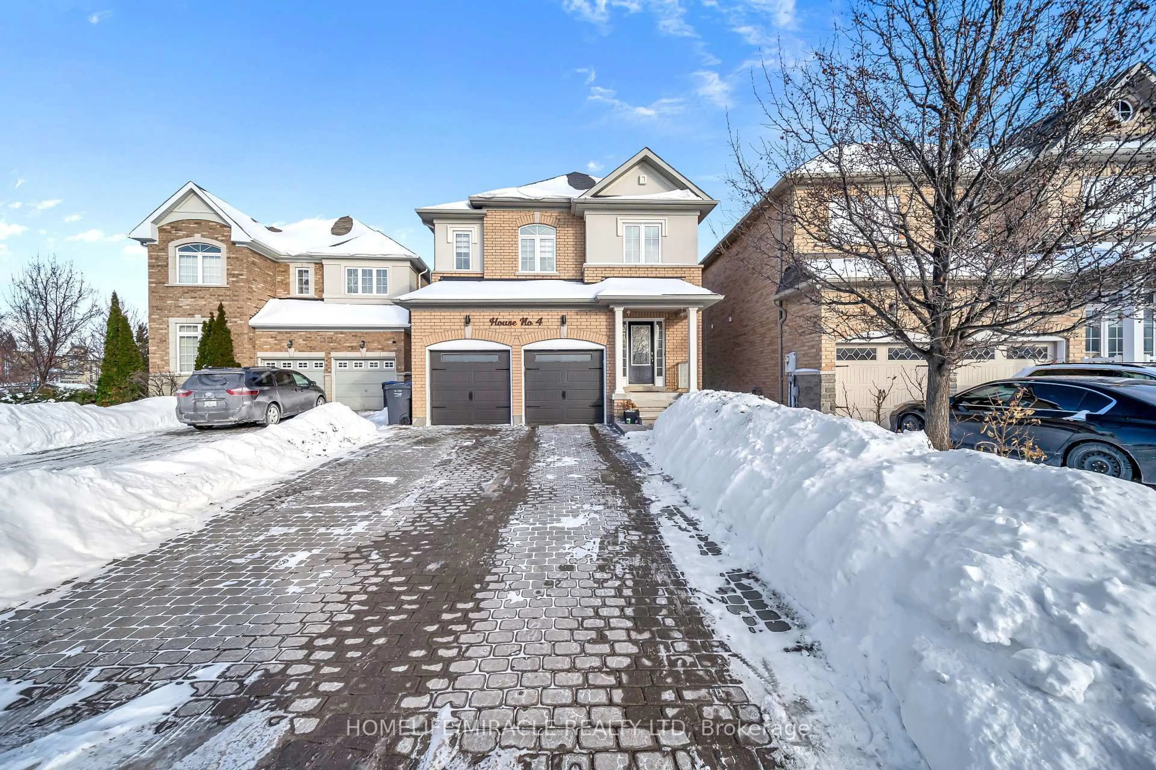 Unknown for 4 Templeton Crt, Brampton Ontario L6P 3B2
