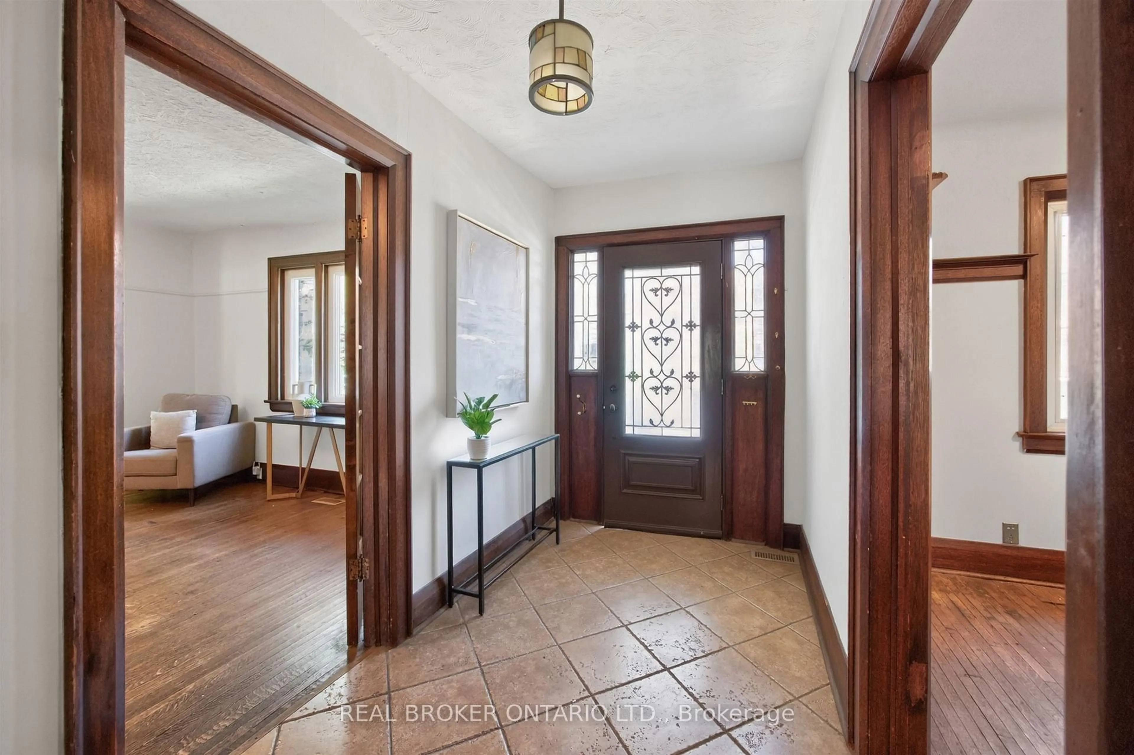 Indoor entryway for 79 Humber Tr, Toronto Ontario M6S 4C2