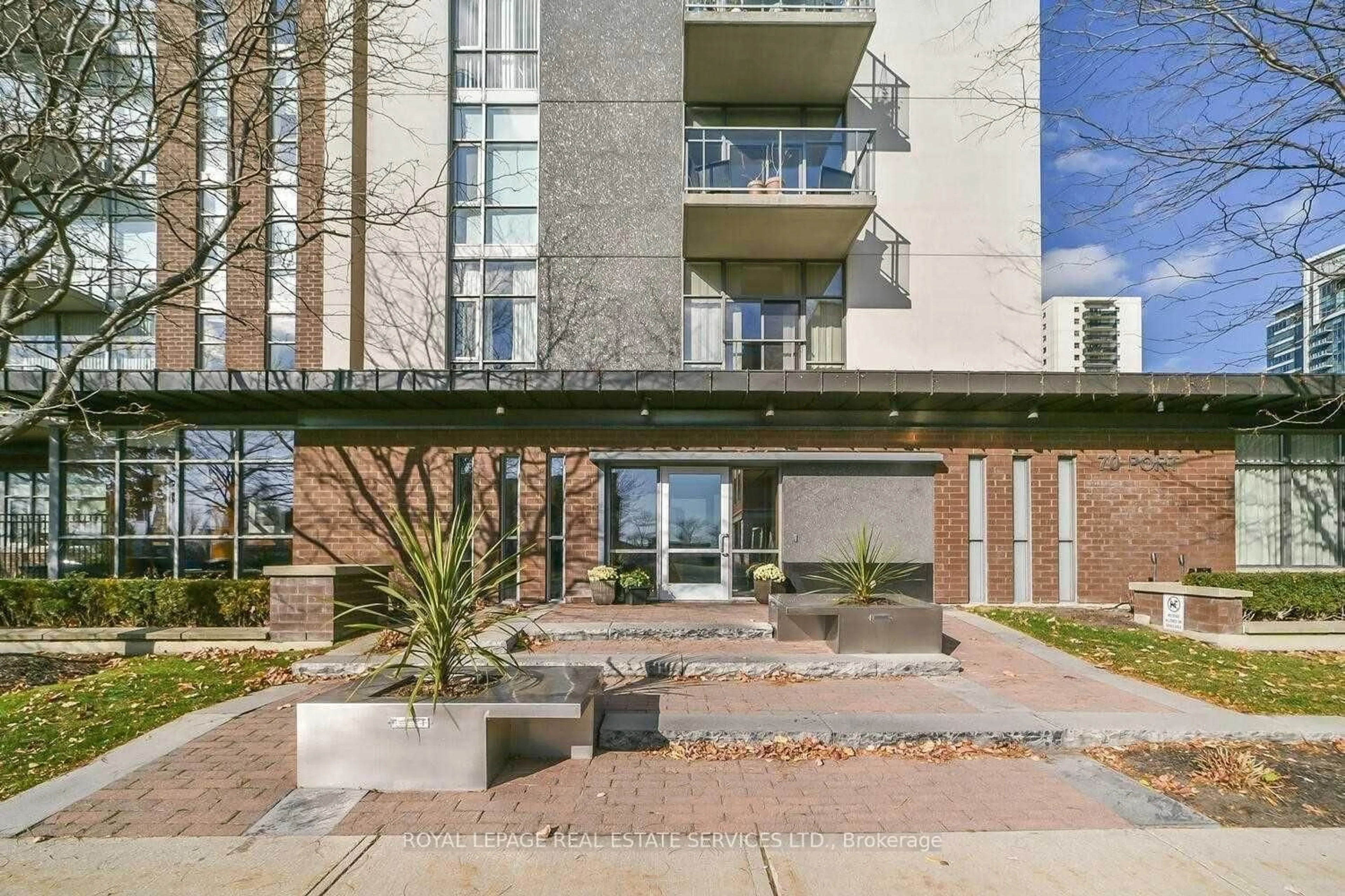 Patio, unknown for 70 Port St #204, Mississauga Ontario L5G 1E8