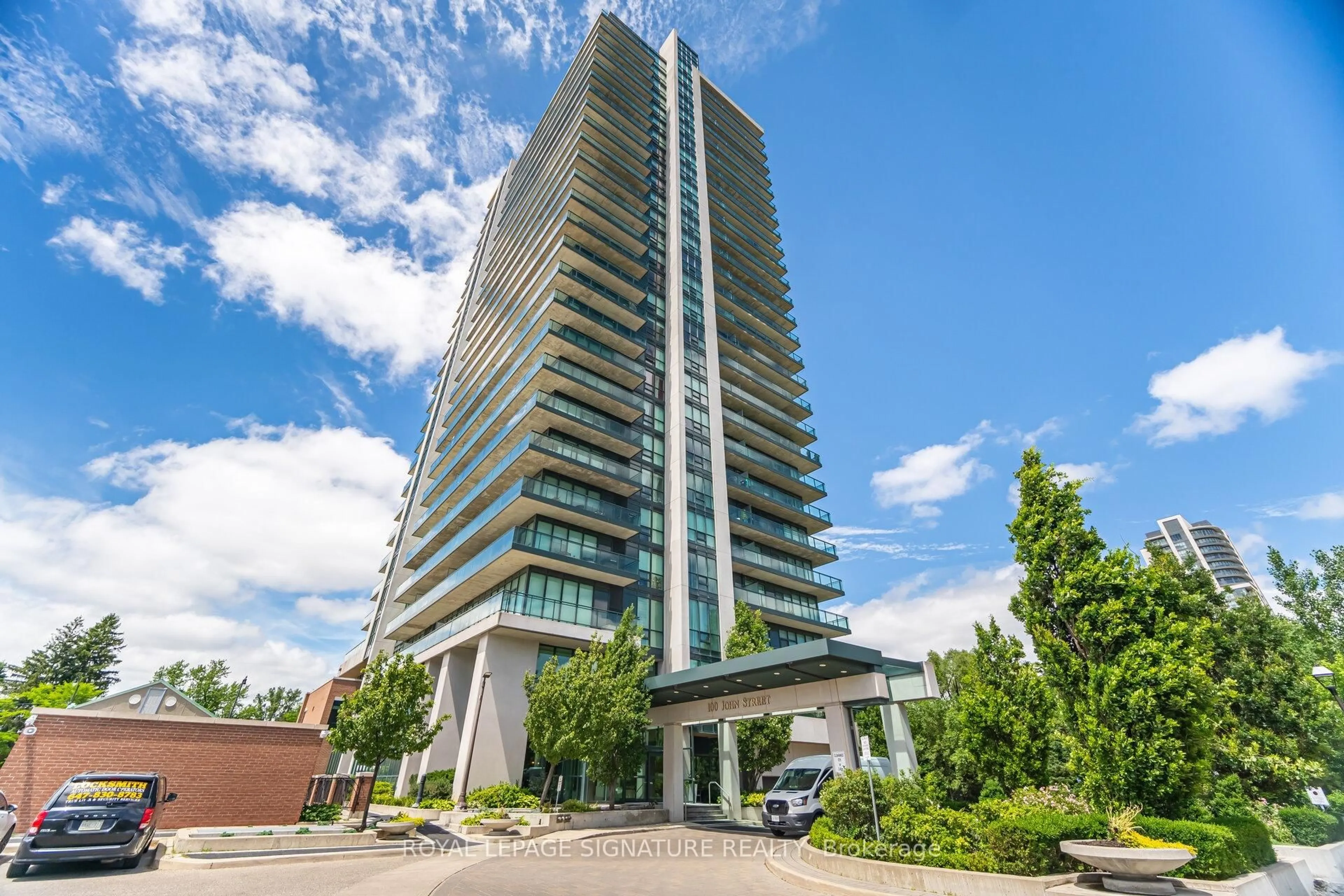 Indoor foyer for 100 John St #1206, Brampton Ontario L6W 0A8