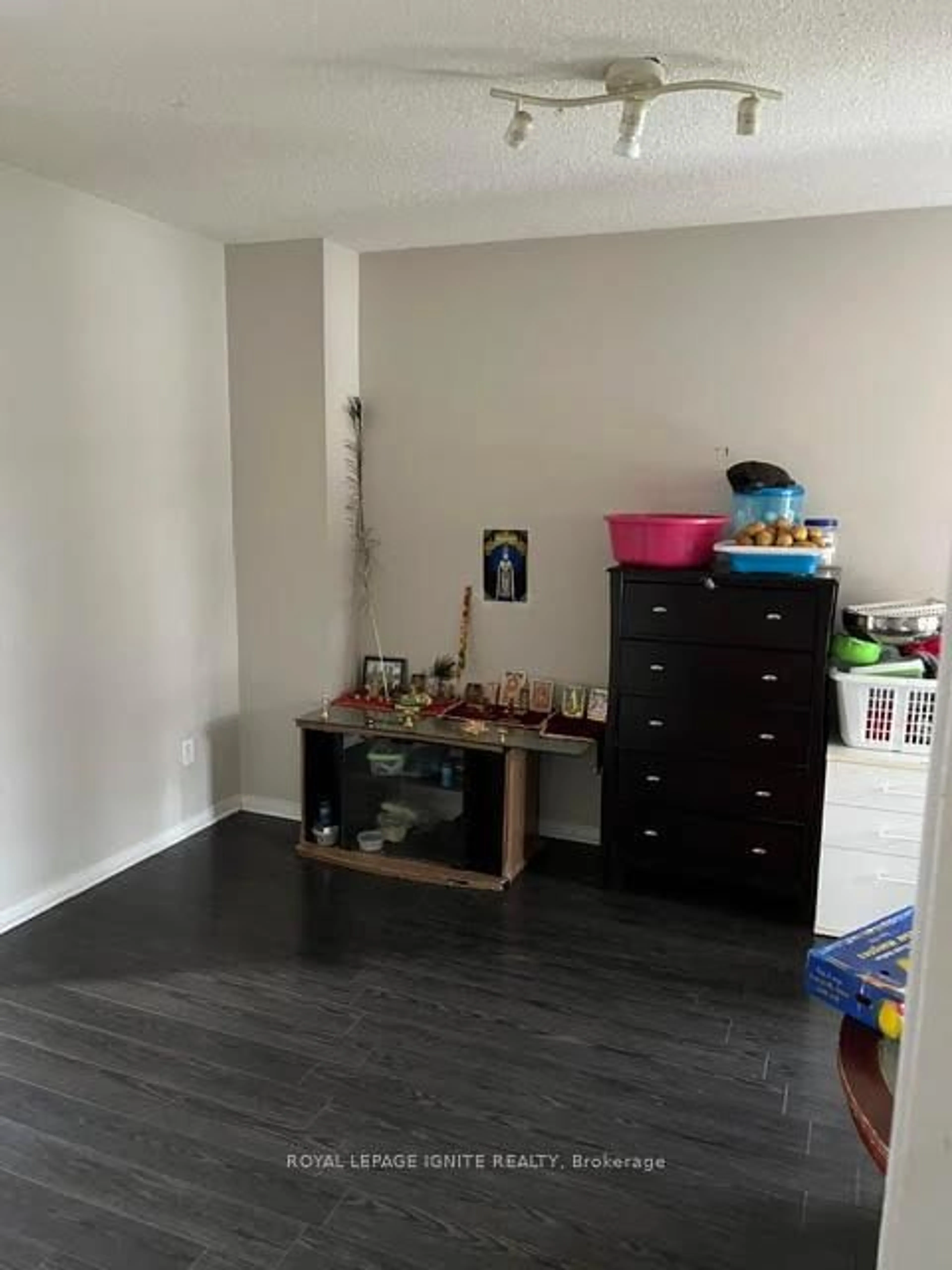 A pic of a room for 62 Woodside Crt, Brampton Ontario L6Y 3Z2
