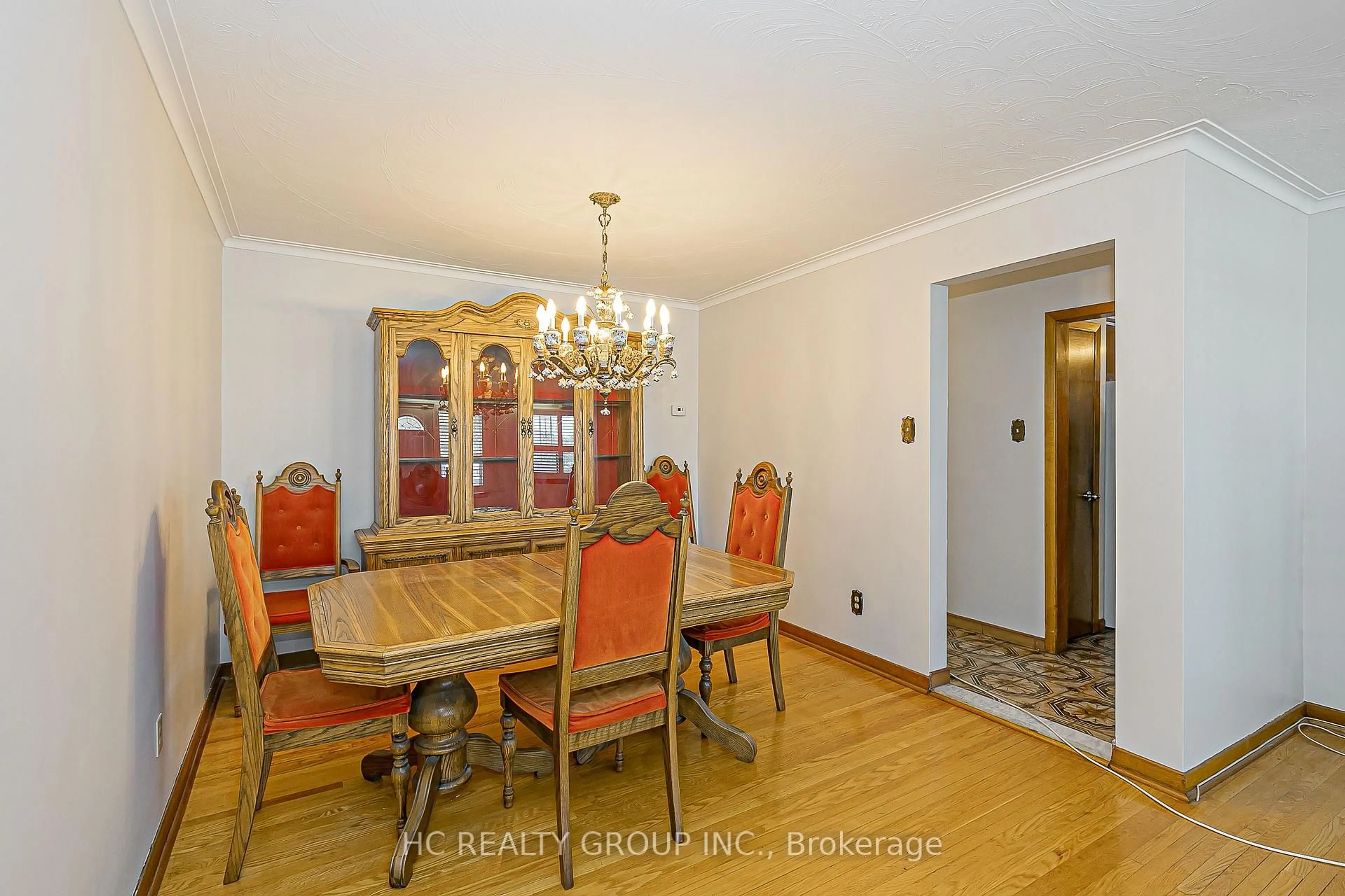 Dining room, wood/laminate floor for 125 Shoreham Dr, Toronto Ontario M3N 1S8