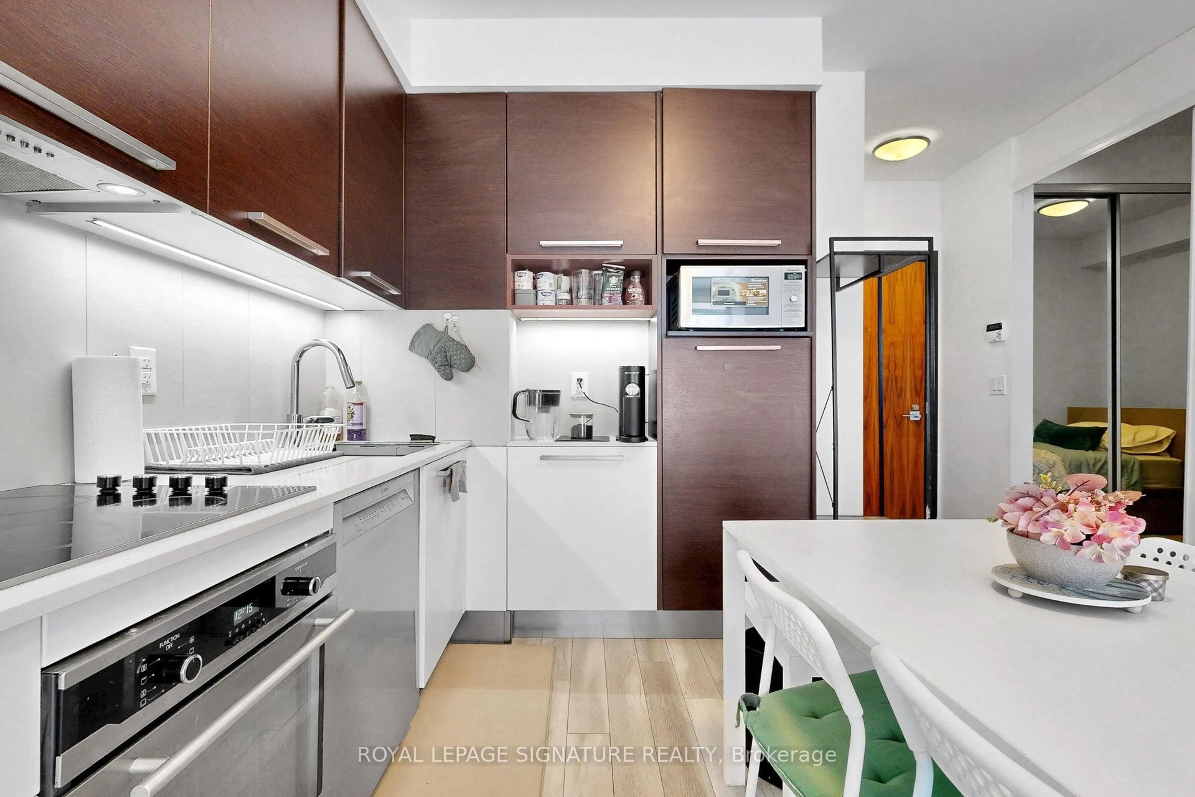 Unknown for 36 Park Lawn Rd #301, Toronto Ontario M8V 0E5