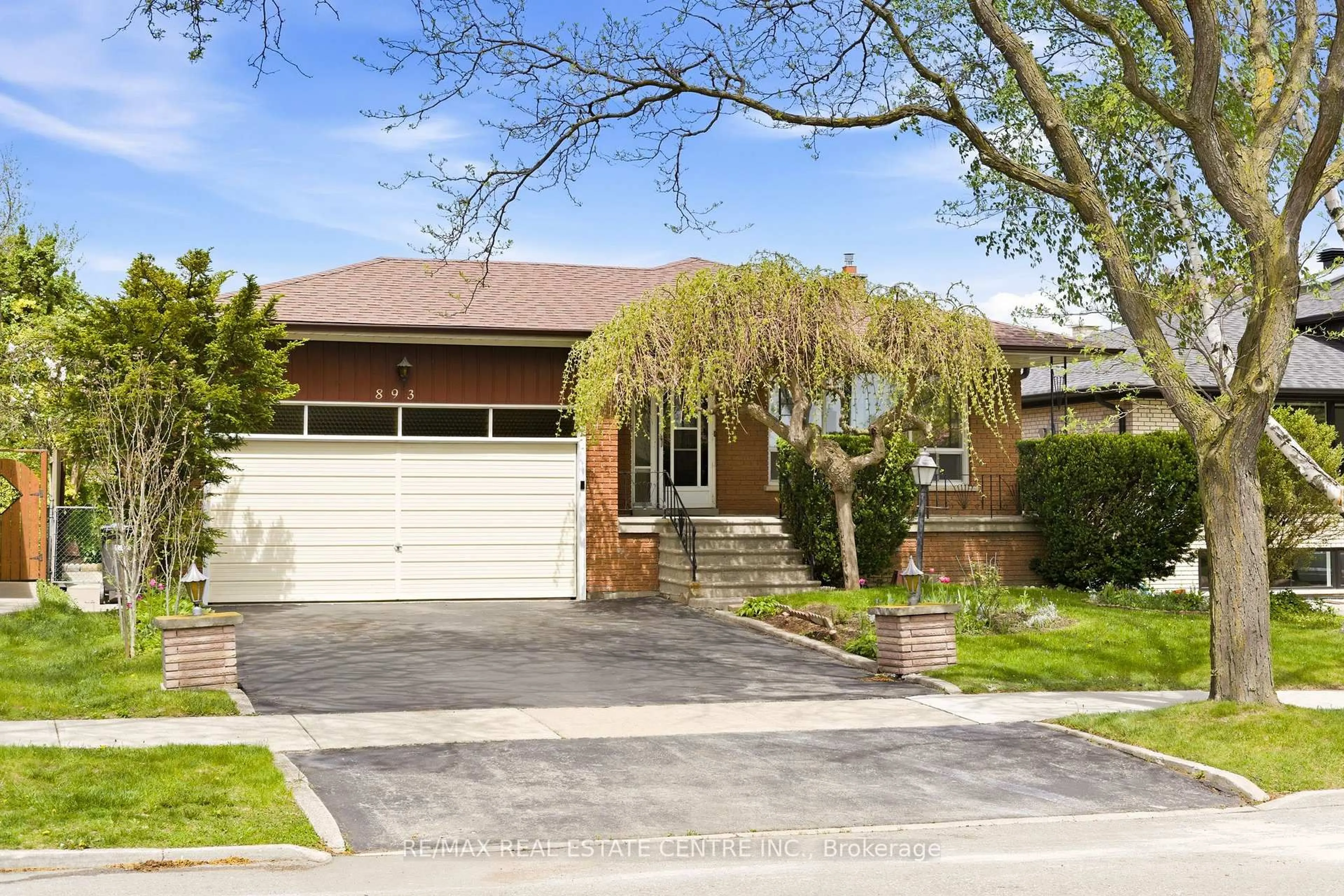 Unknown for 893 Hollowtree Cres, Mississauga Ontario L4Y 2V3
