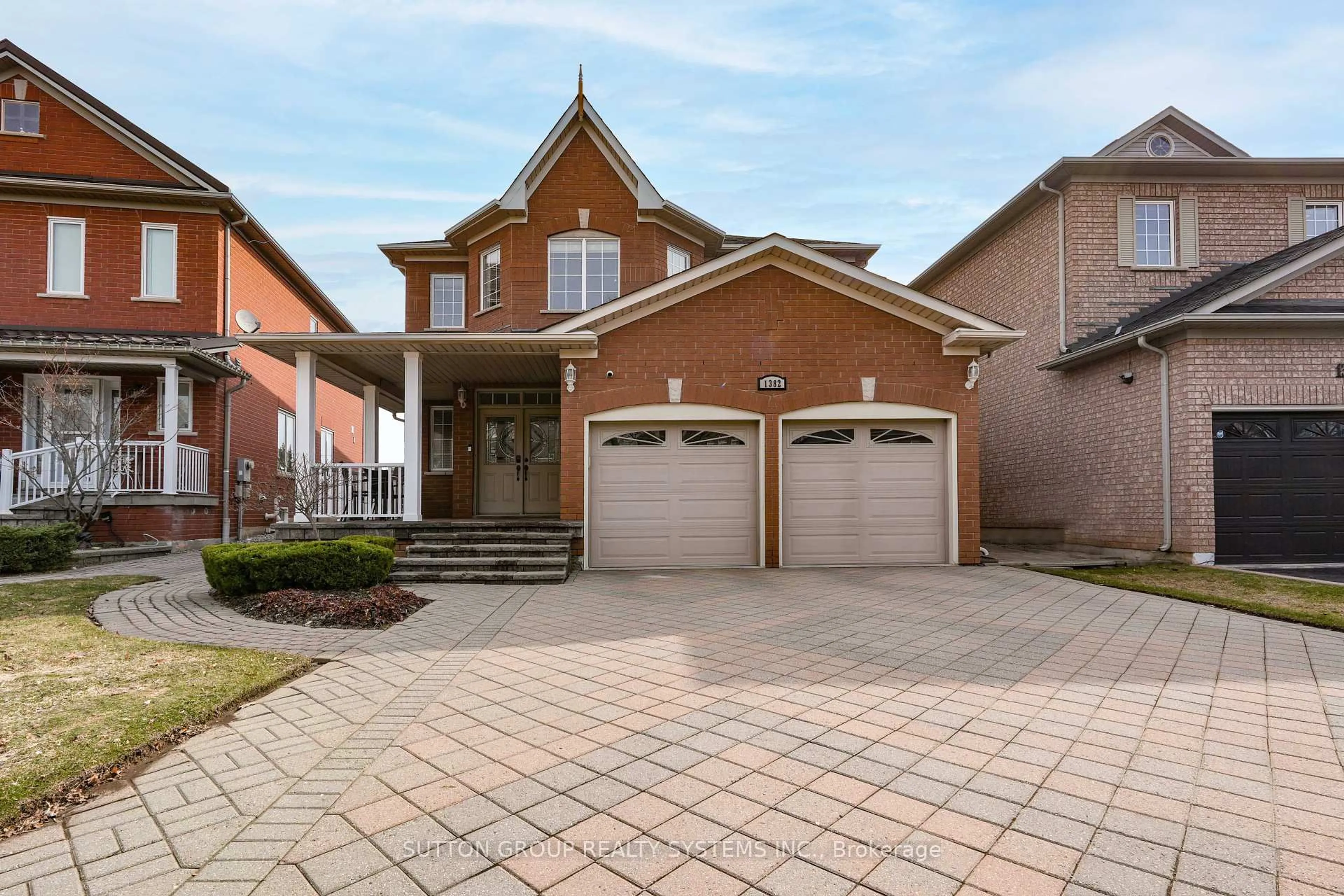 Unknown for 1382 Avon Dr, Mississauga Ontario L5N 7Z3