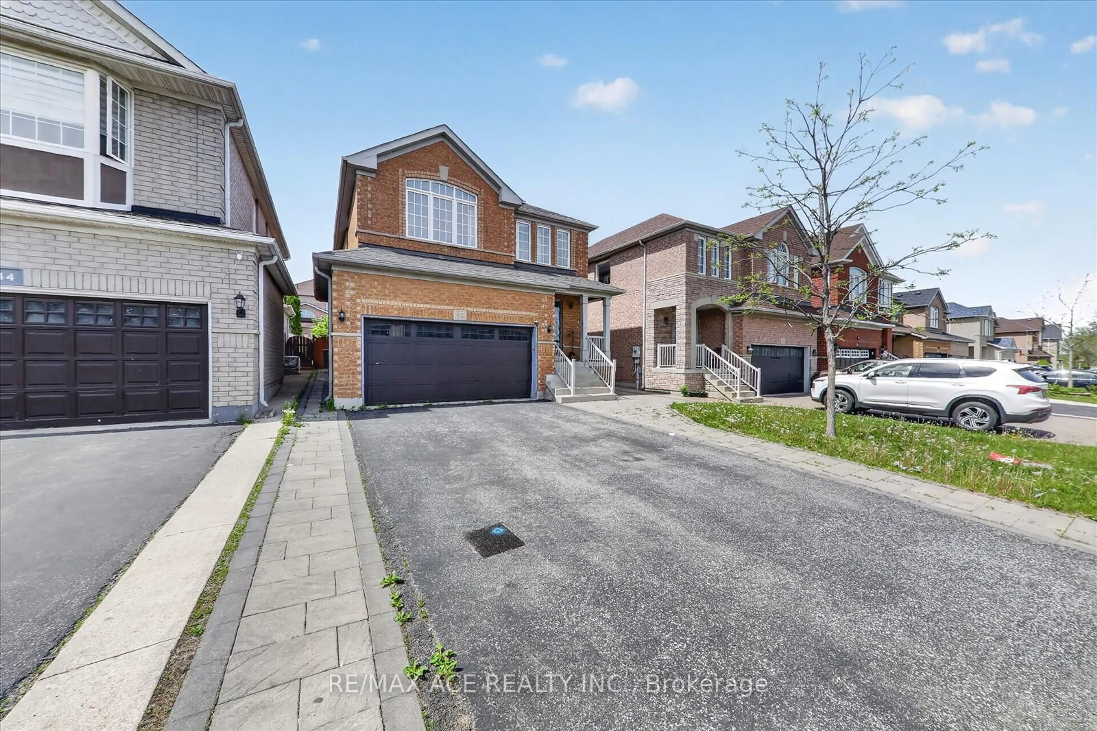 Unknown for 42 Feather Reed Way, Brampton Ontario L6R 3A3