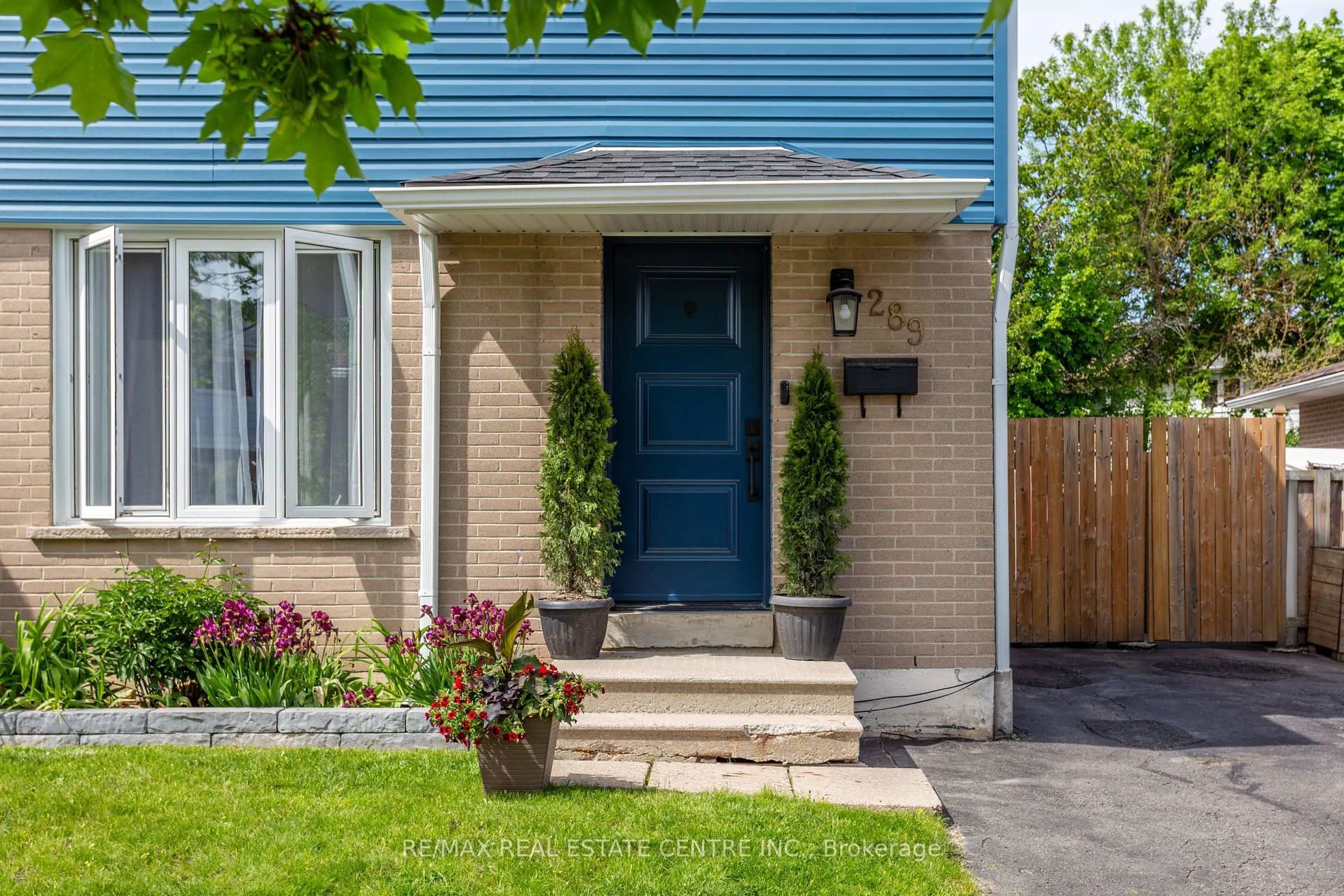 Home with brick exterior material, street for 289 Archdekin Dr, Brampton Ontario L6V 1Z3