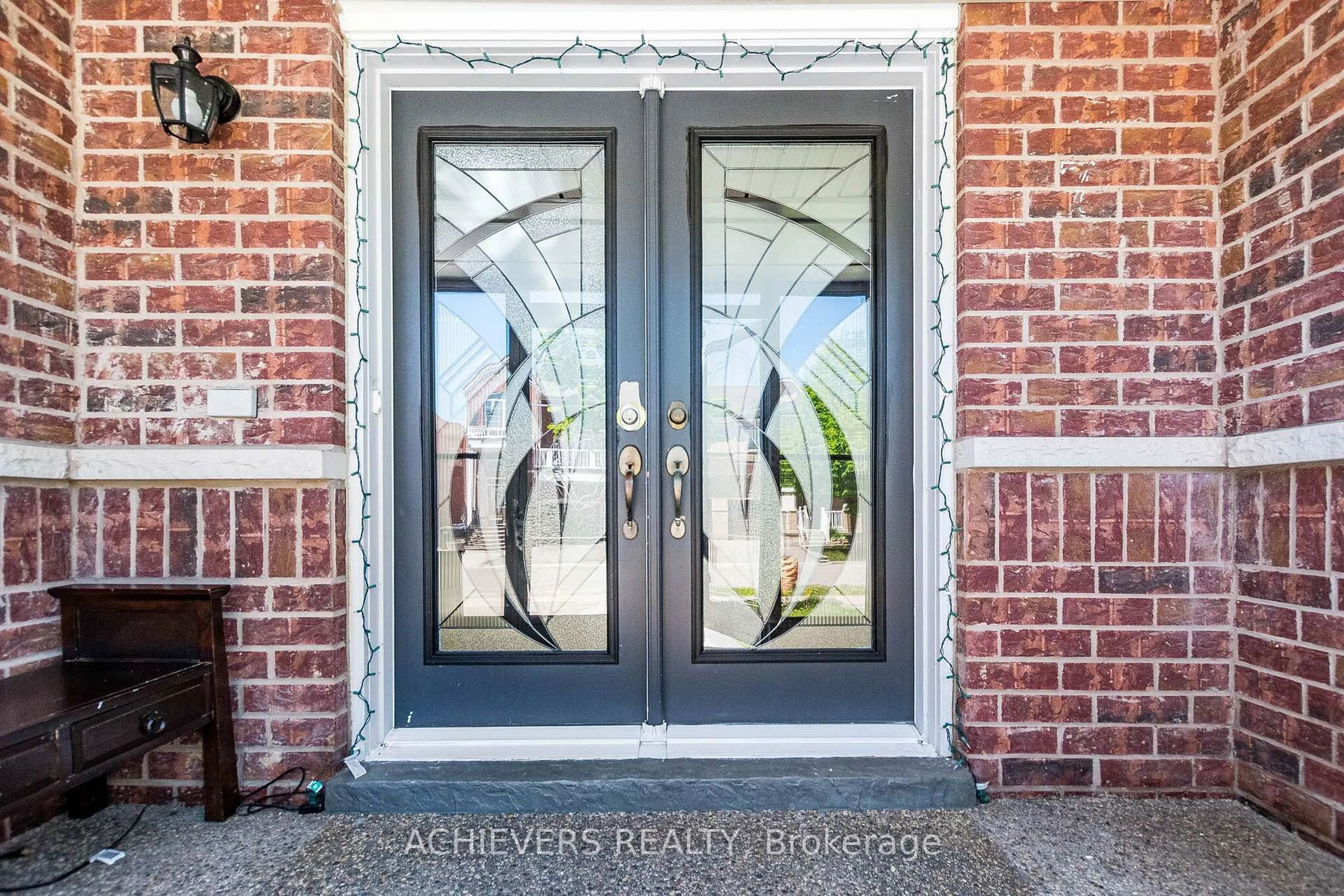 Indoor entryway for 74 Charcoal Way, Brampton Ontario L6Y 5R9