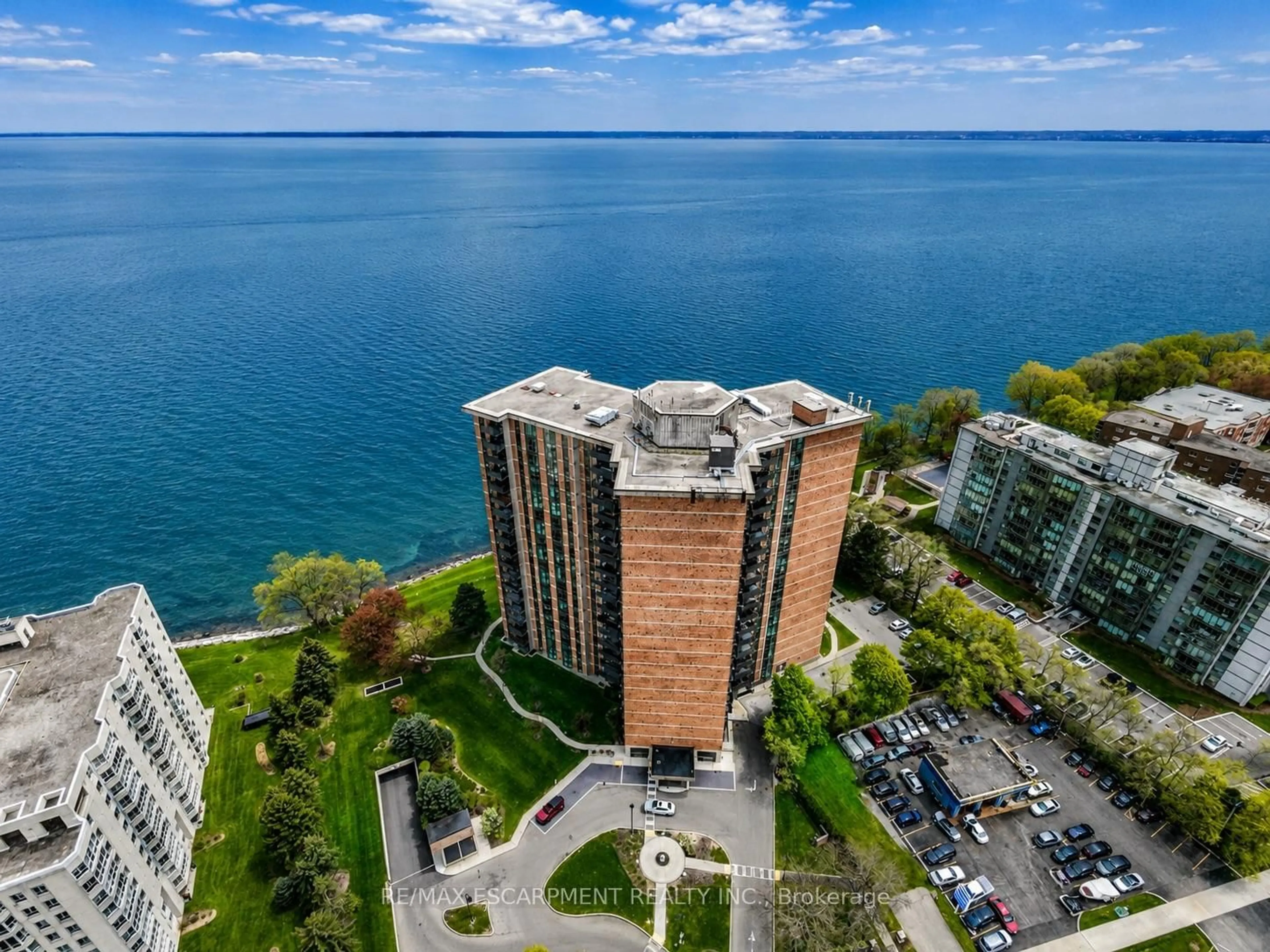 A pic from outside/outdoor area/front of a property/back of a property/a pic from drone, water/lake/river/ocean view for 5250 Lakeshore Rd #602, Burlington Ontario L7L 5L2