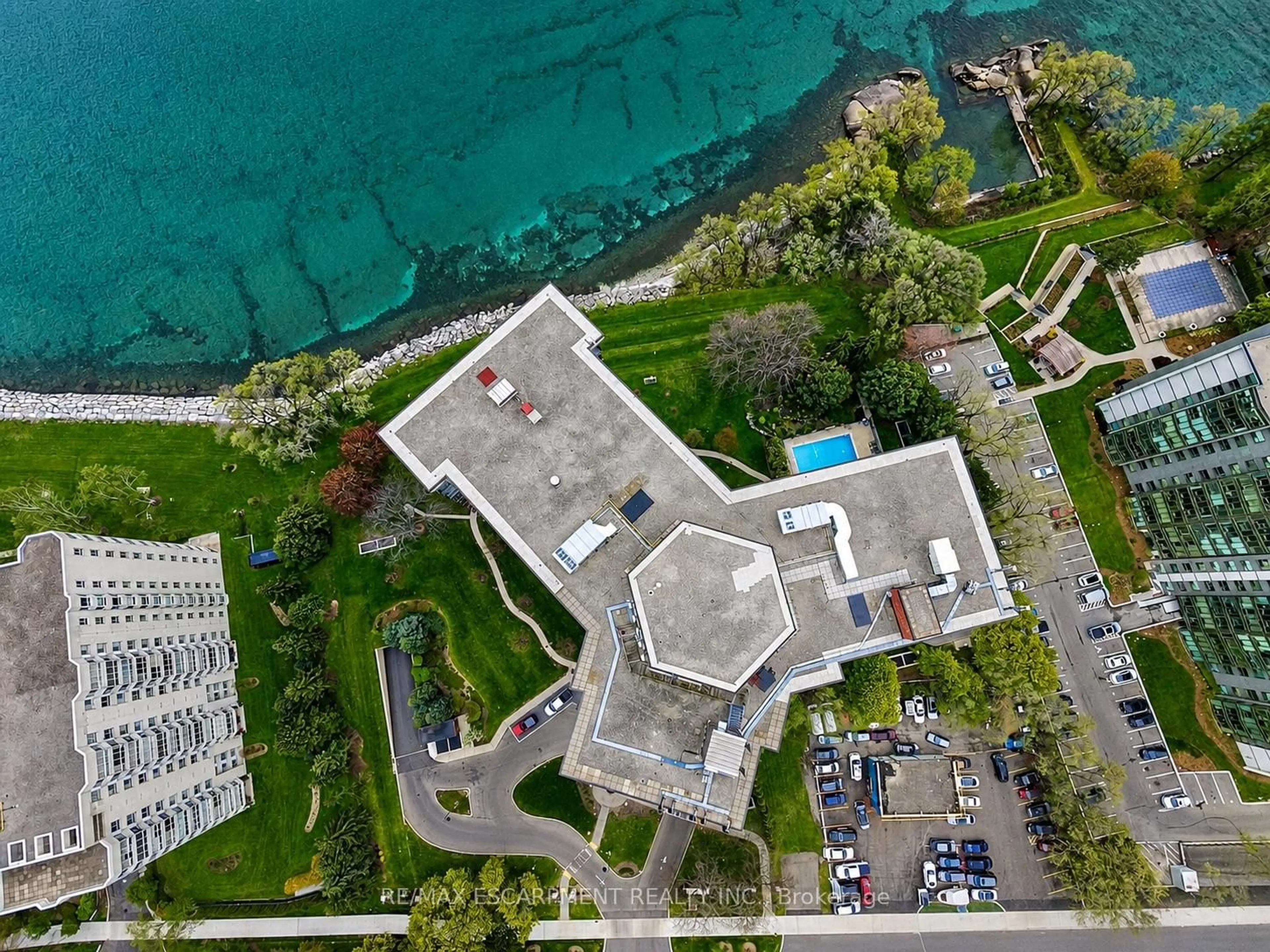 A pic from outside/outdoor area/front of a property/back of a property/a pic from drone, water/lake/river/ocean view for 5250 Lakeshore Rd #602, Burlington Ontario L7L 5L2
