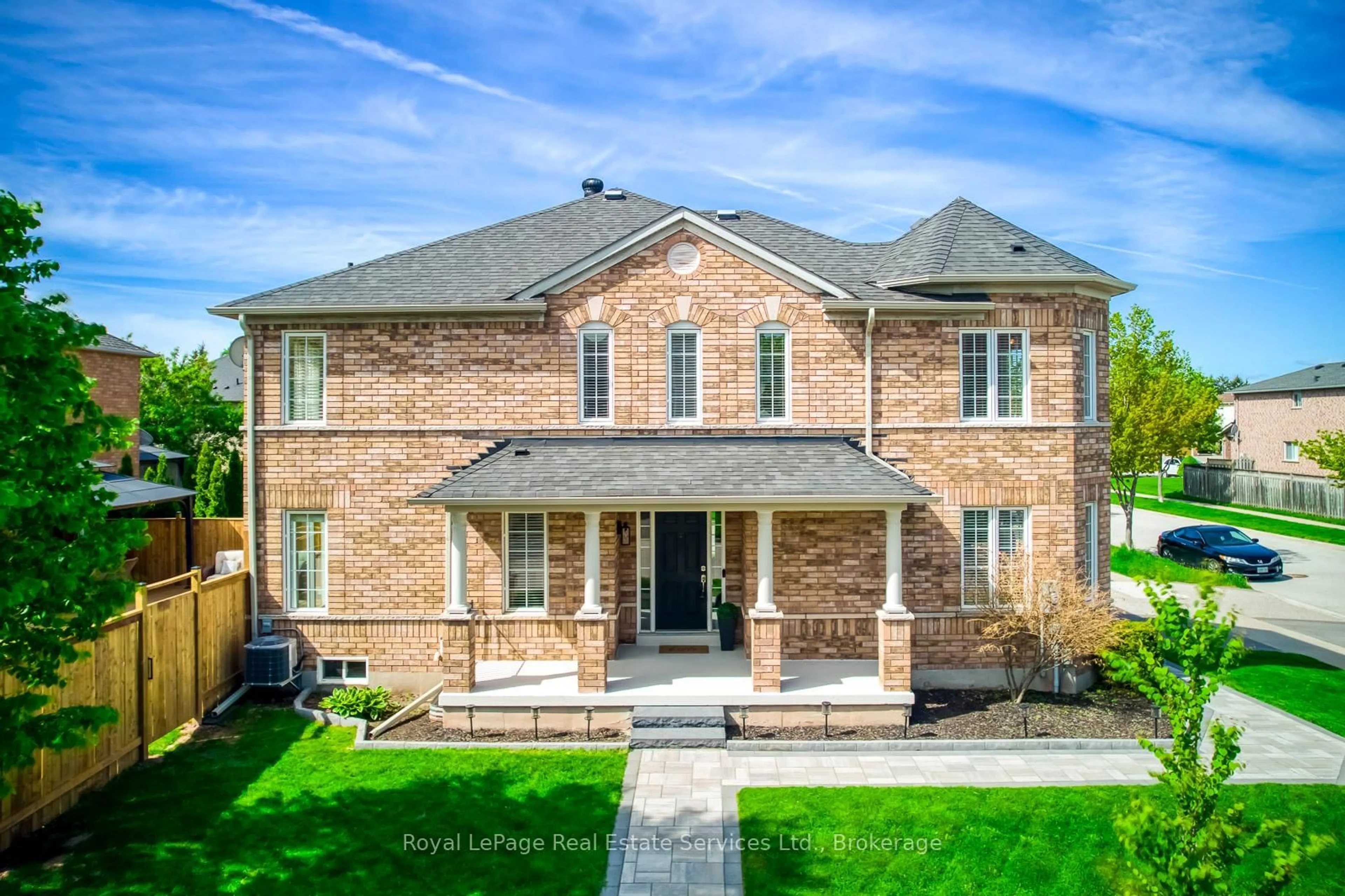 Home with brick exterior material, street for 5636 EMMA Dr, Burlington Ontario L7L 6W7