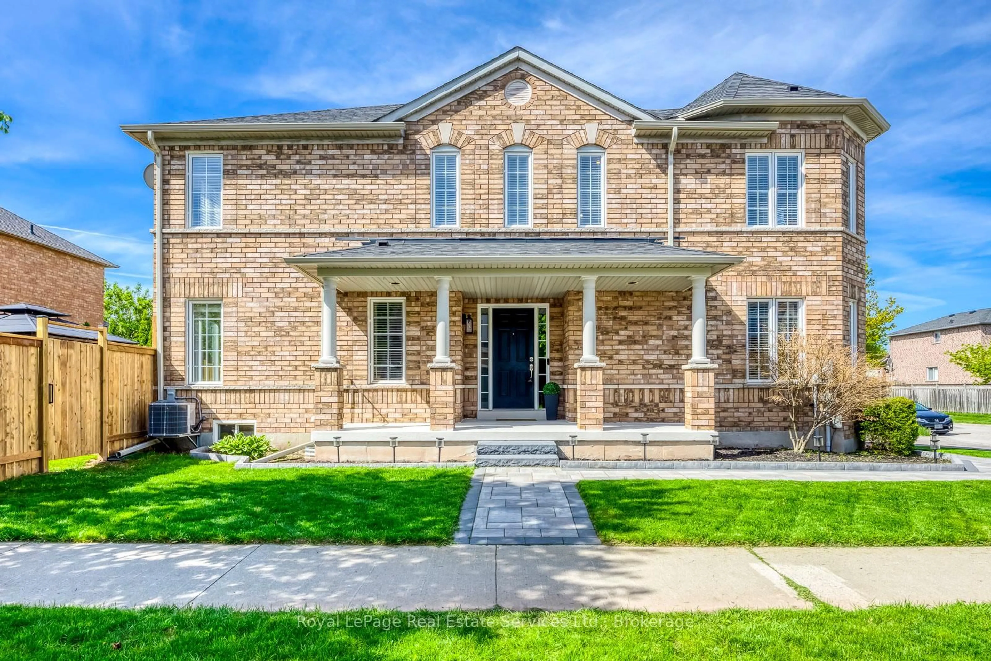 Home with brick exterior material, street for 5636 EMMA Dr, Burlington Ontario L7L 6W7