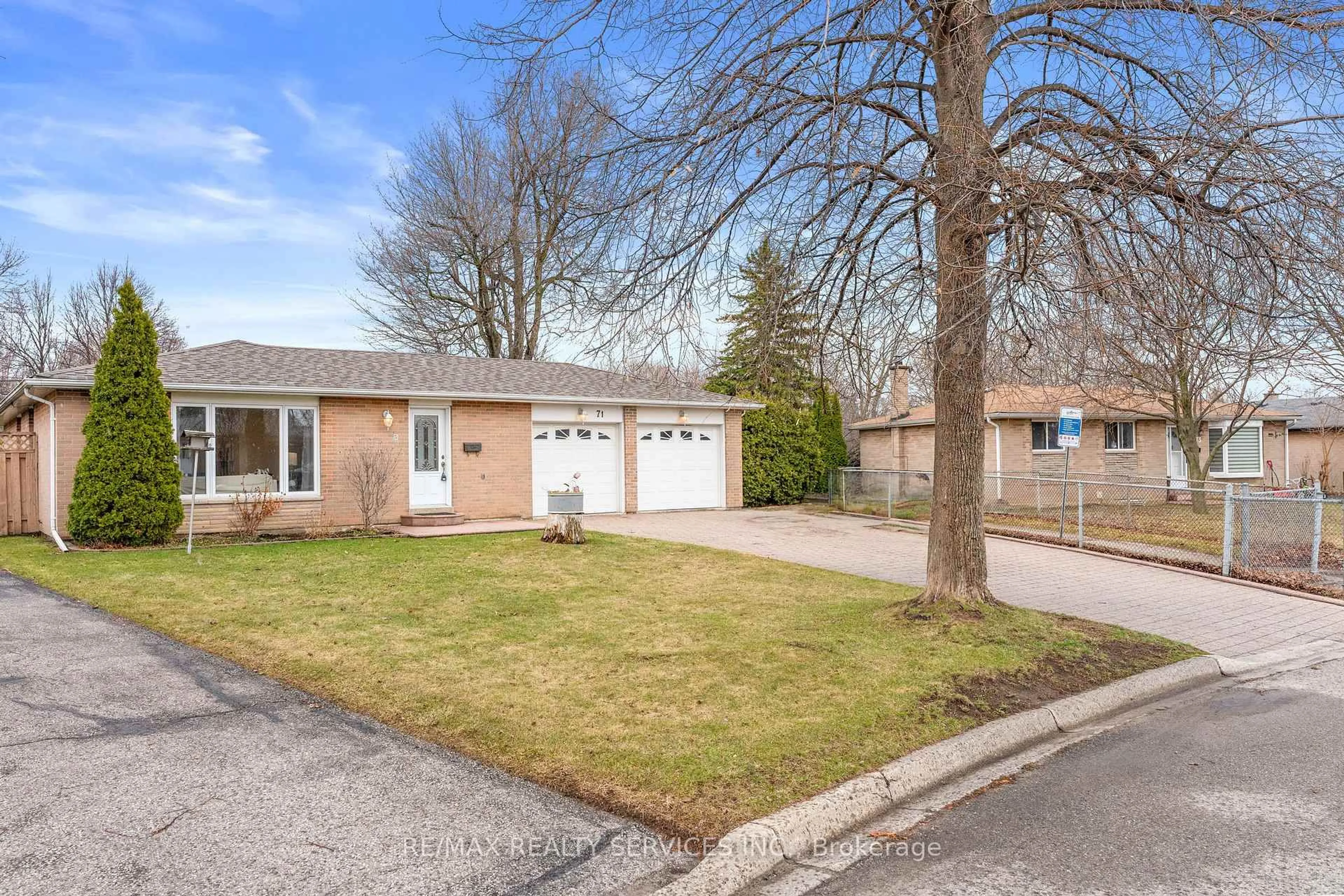 Home with brick exterior material, street for 71 Belmont Dr, Brampton Ontario L6T 2K5