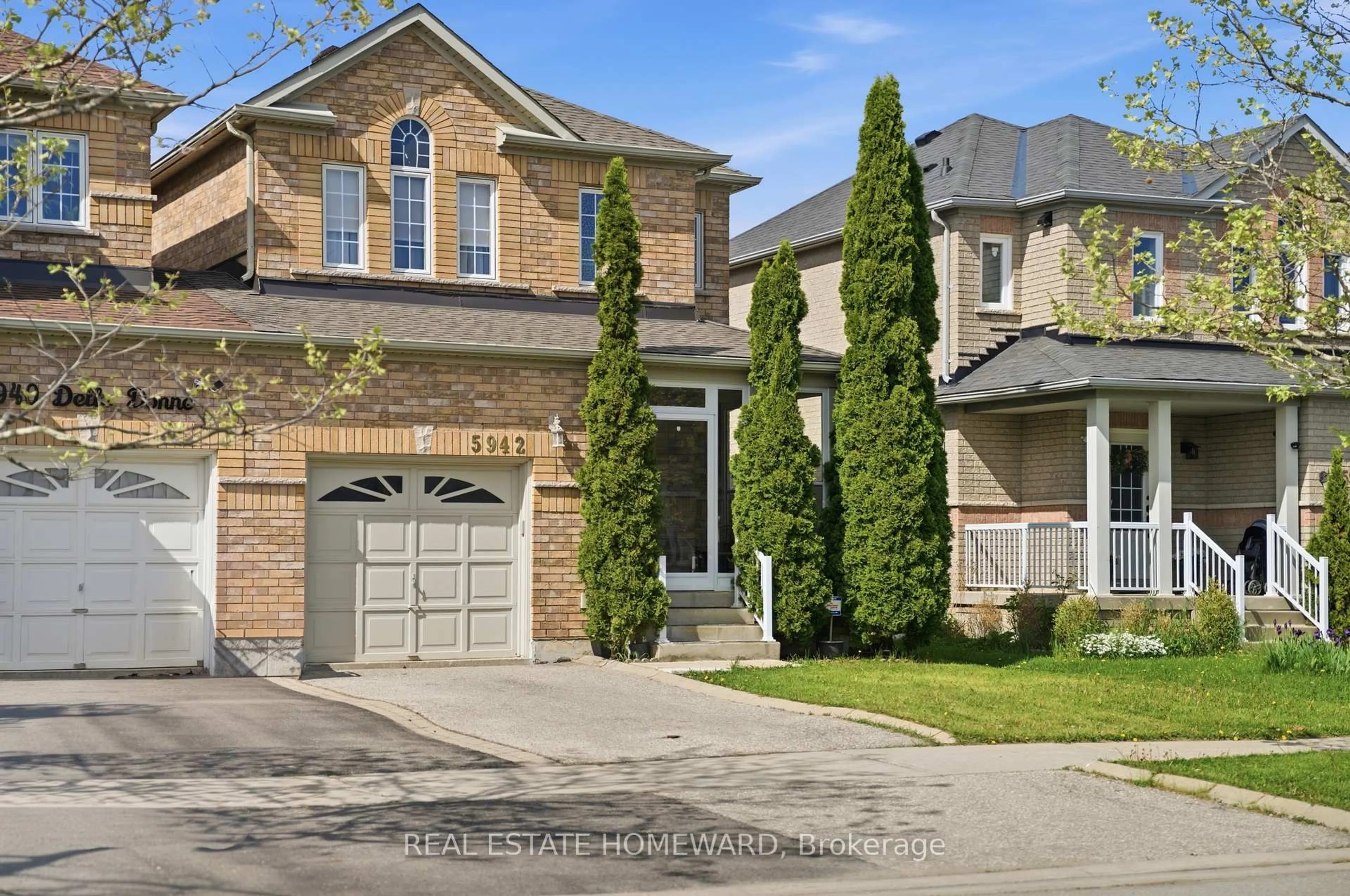 Home with brick exterior material, street for 5942 Delle Donne Dr, Mississauga Ontario L5M 7A2