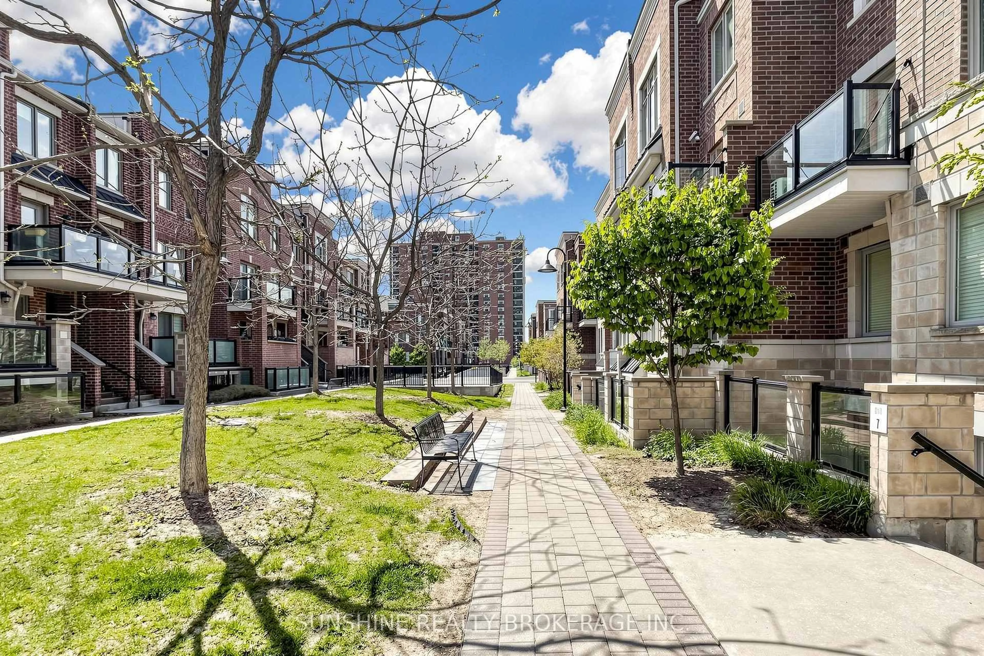 Patio, street for 2335 Sheppard Ave #7, Toronto Ontario M9M 0B5
