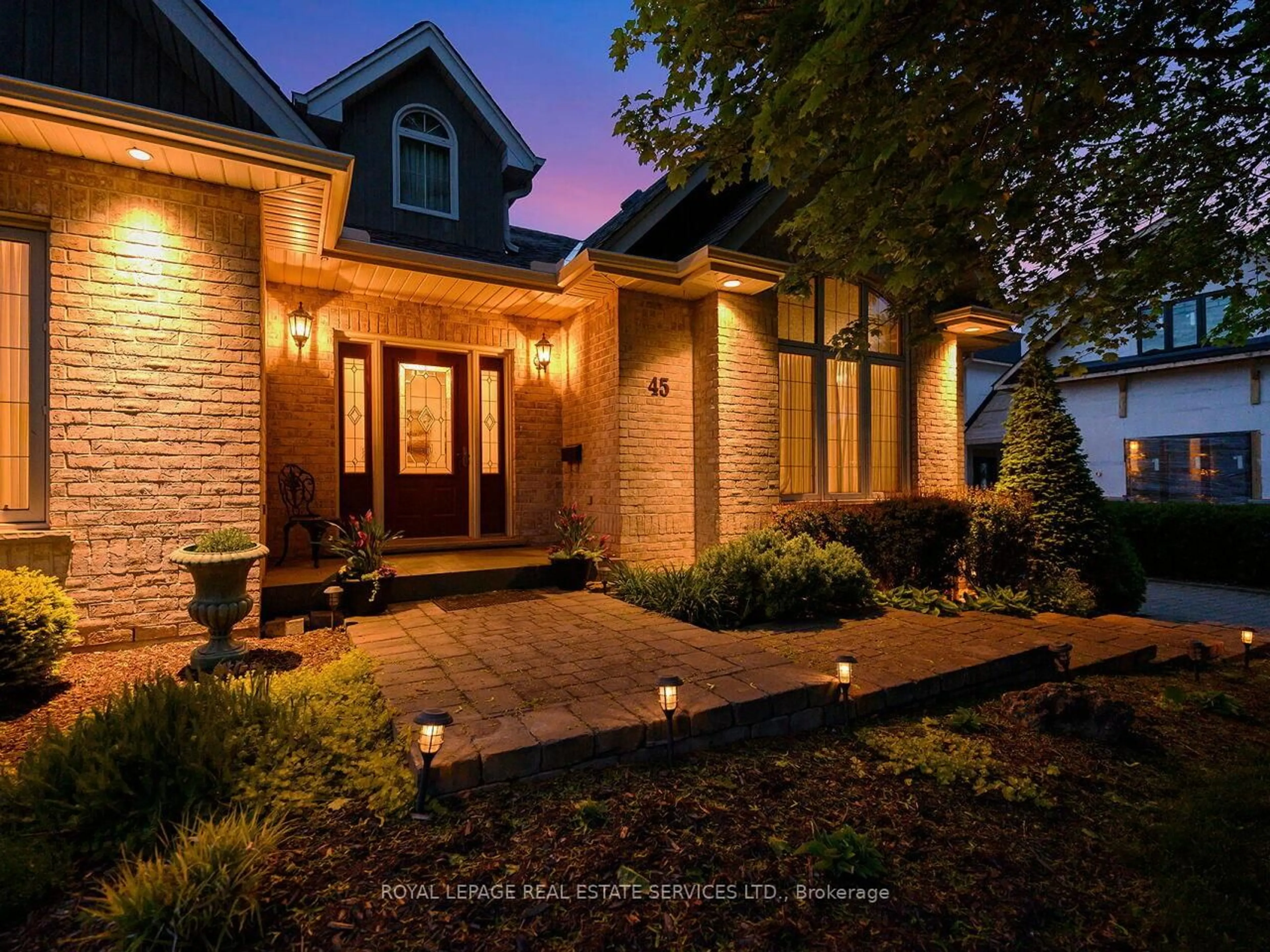 Home with brick exterior material, street for 45 John St, Milton Ontario L9T 1G2