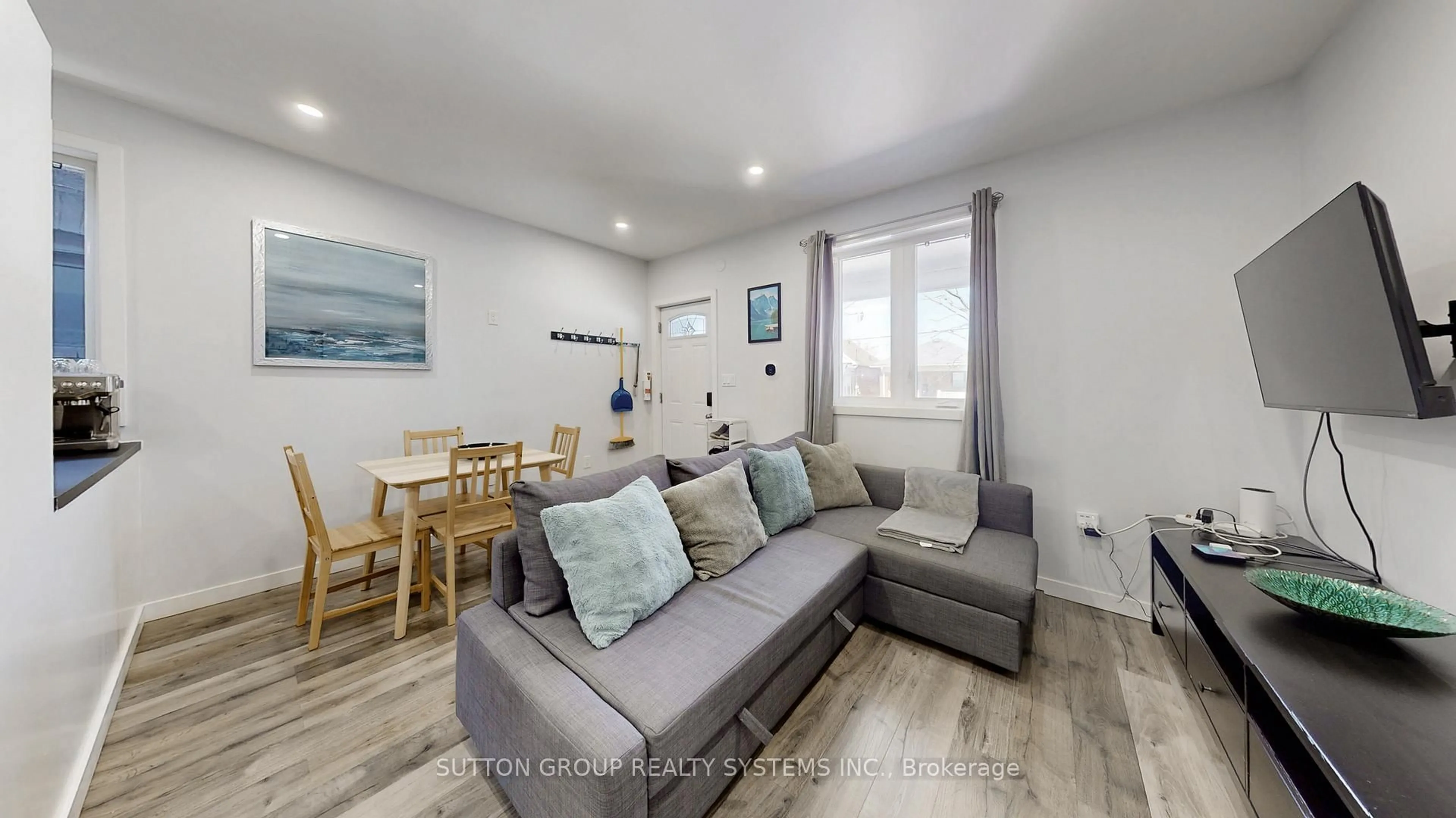 Living room with furniture, unknown for 50 Brownville Ave, Toronto Ontario M4N 4L3