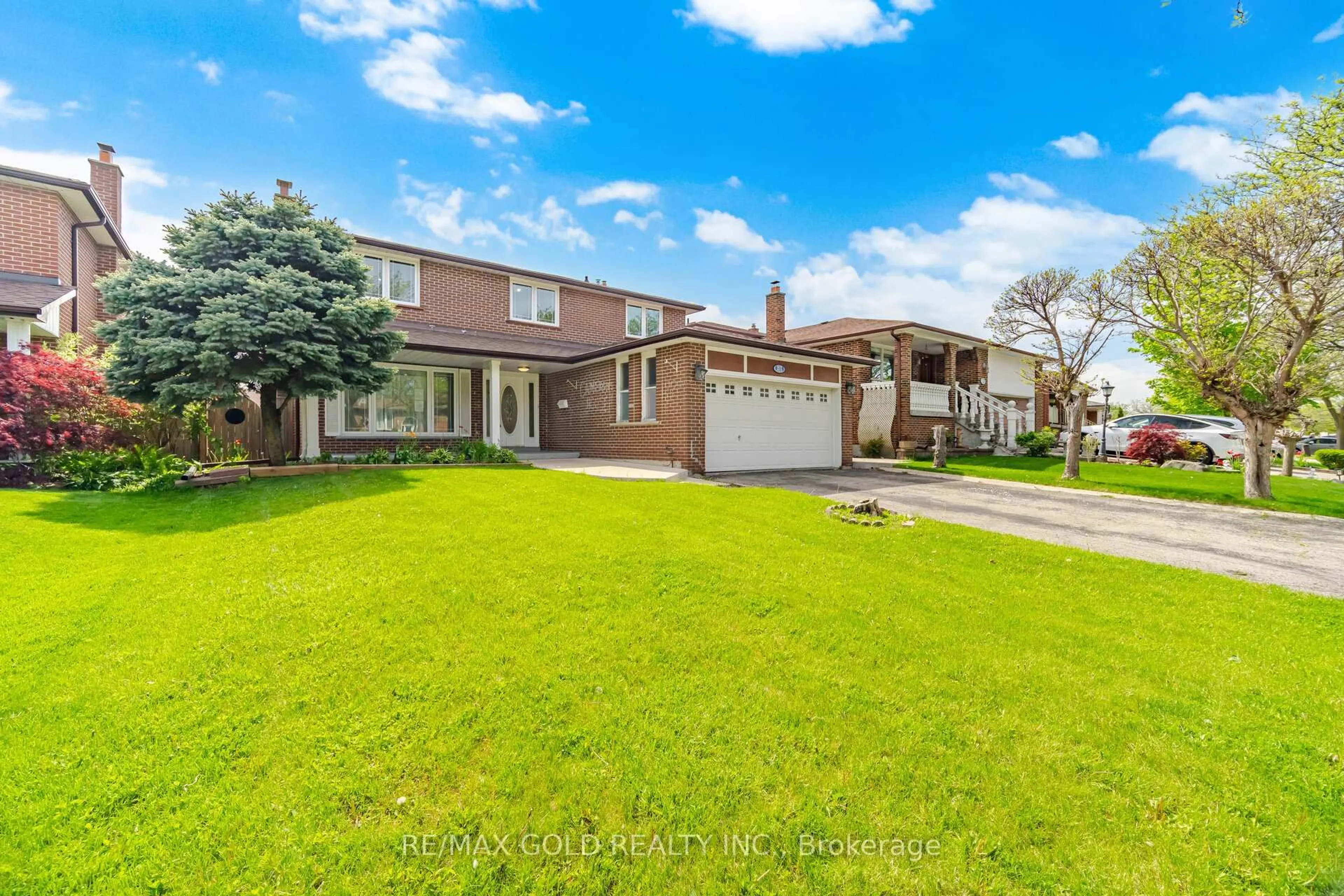 Home with brick exterior material, street for 277 Centre St, Brampton Ontario L6V 2R3