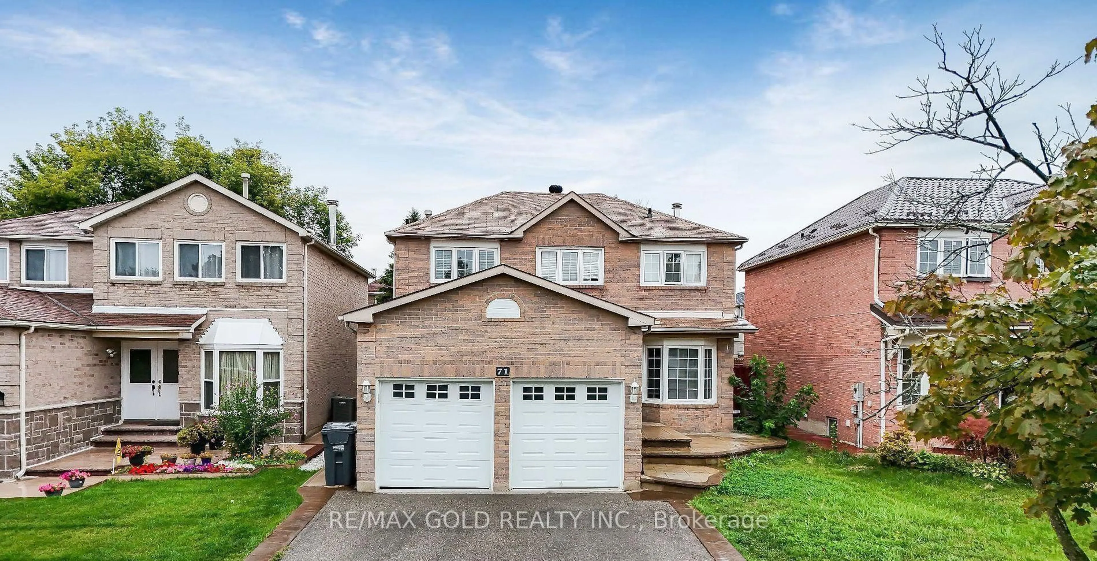 Home with brick exterior material, street for 71 Ravenswood Dr, Brampton Ontario L6Y 4A1