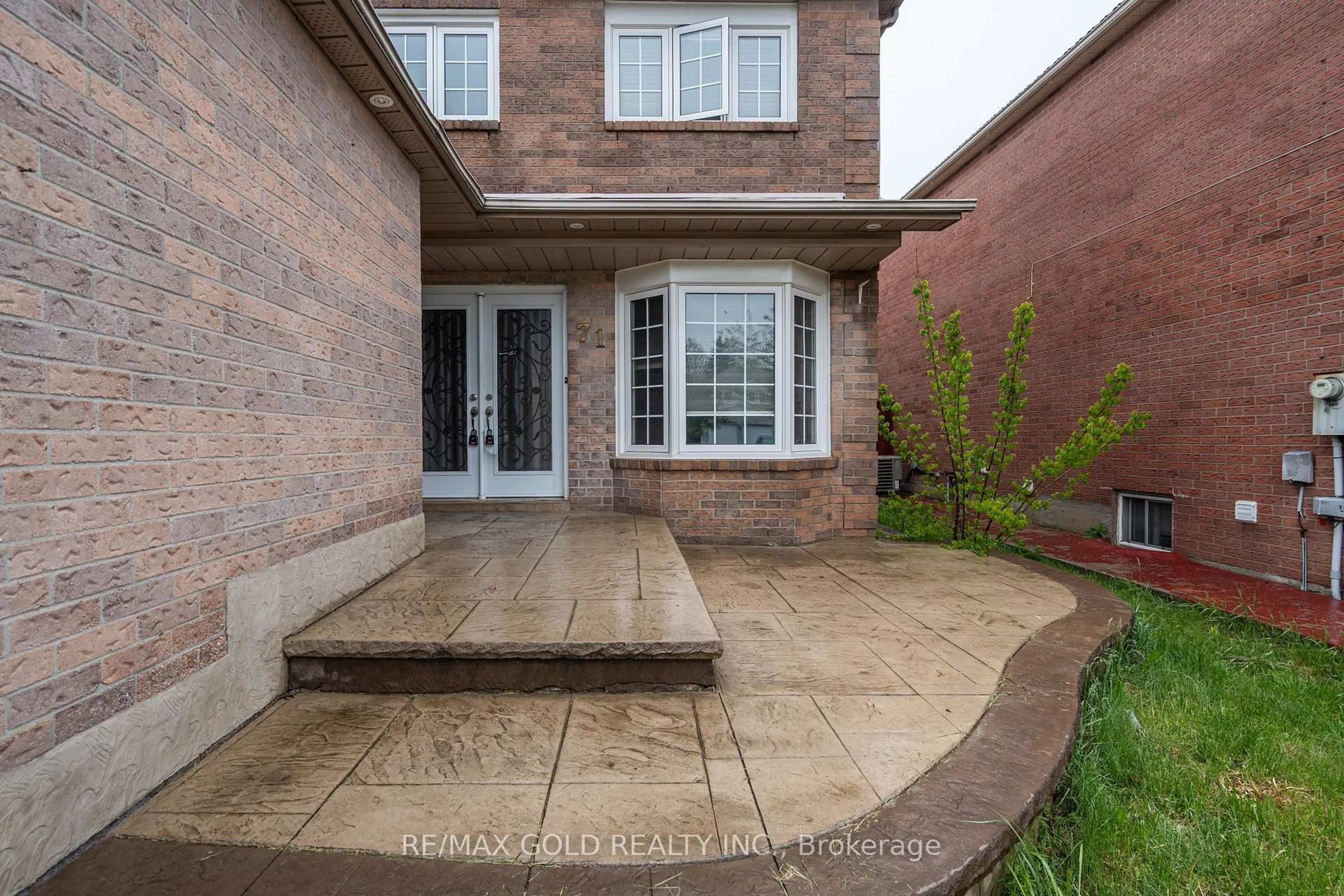 Unknown for 71 Ravenswood Dr, Brampton Ontario L6Y 4A1