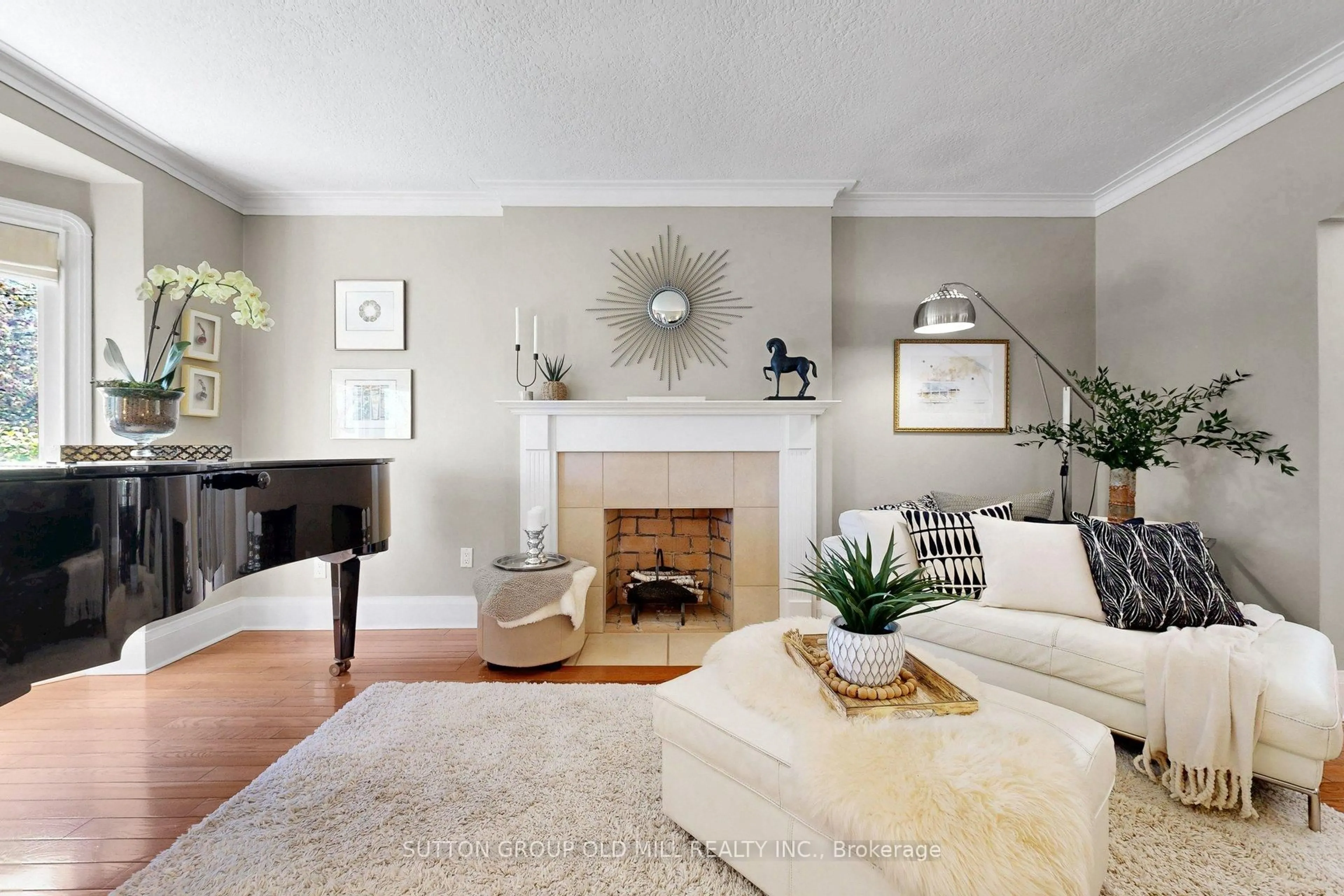 Living room with furniture, unknown for 12 Jasmine Ave, Toronto Ontario M8W 1C5