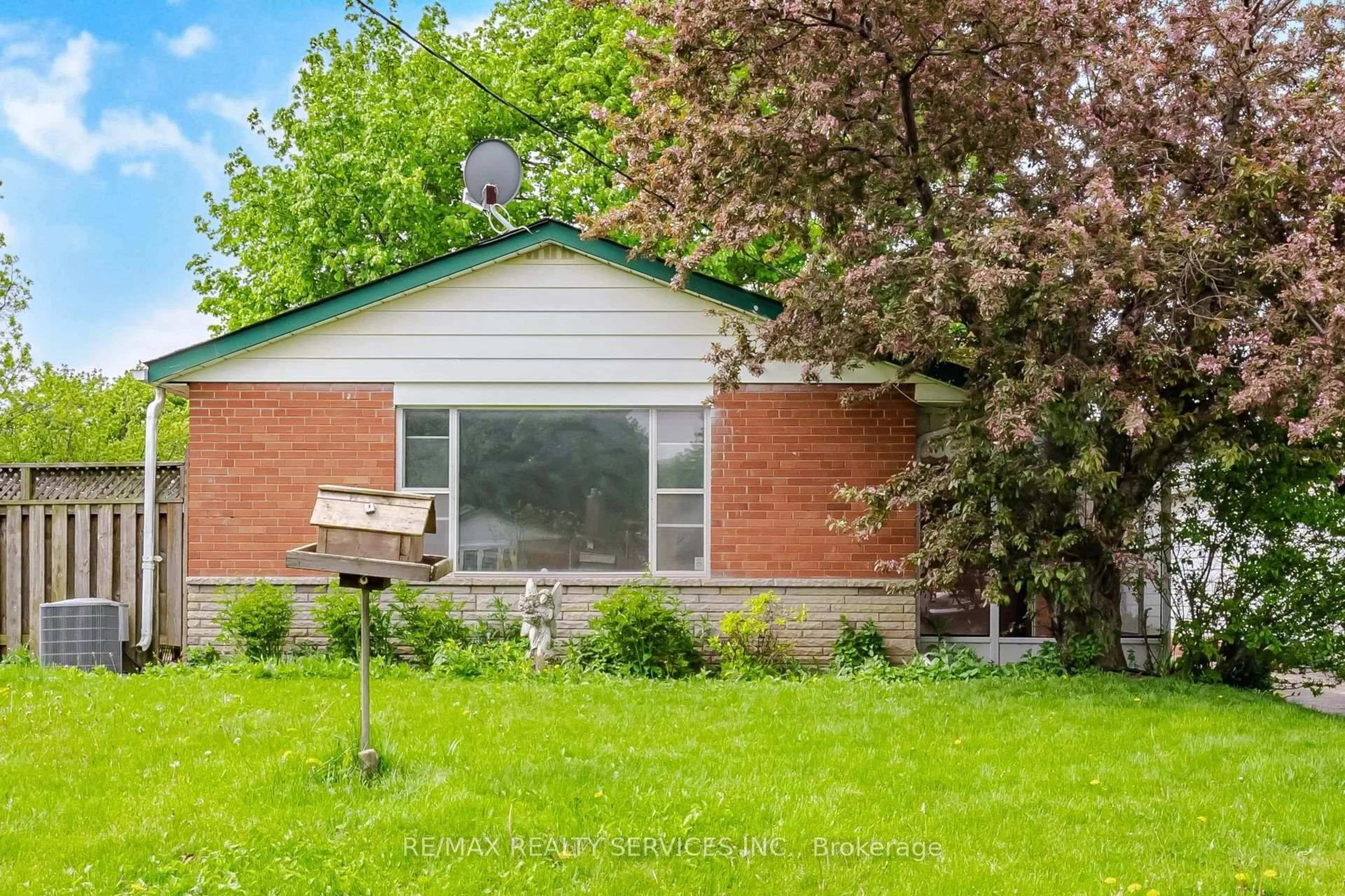Unknown for 27 Hadrina St, Brampton Ontario L6X 2J5