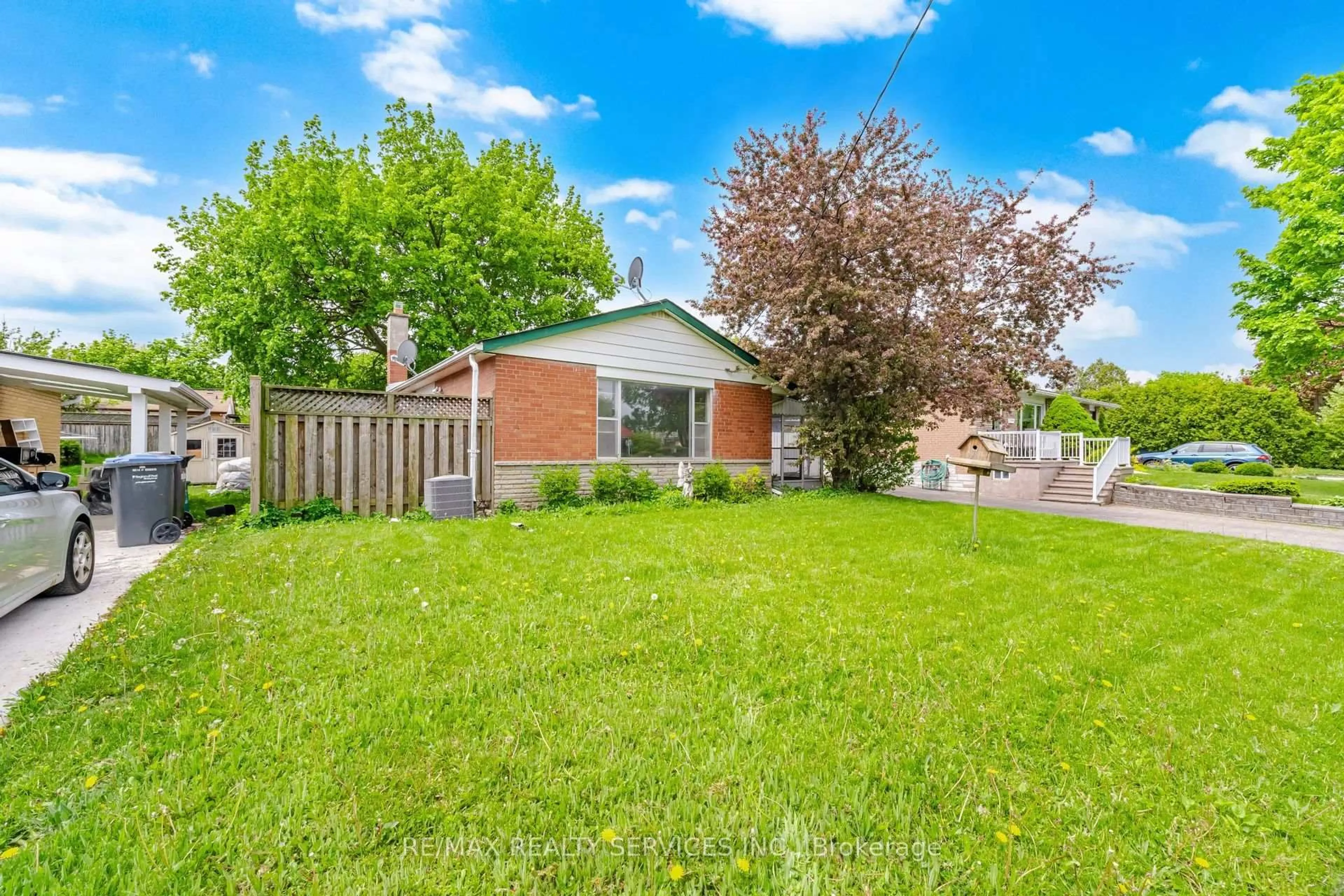 Unknown for 27 Hadrina St, Brampton Ontario L6X 2J5