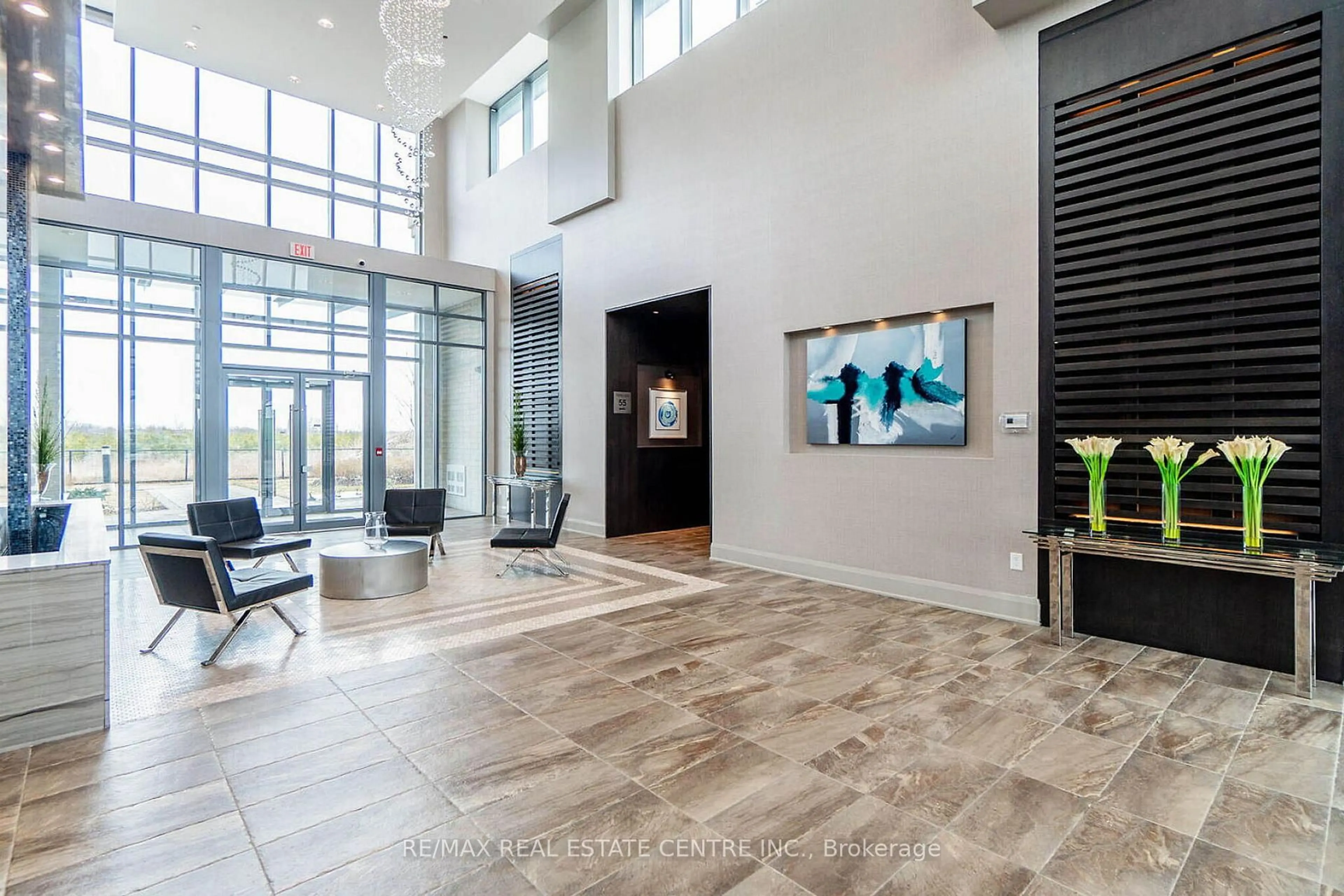 Indoor foyer for 55 Yorkland Blvd #905, Brampton Ontario L6P 4K9