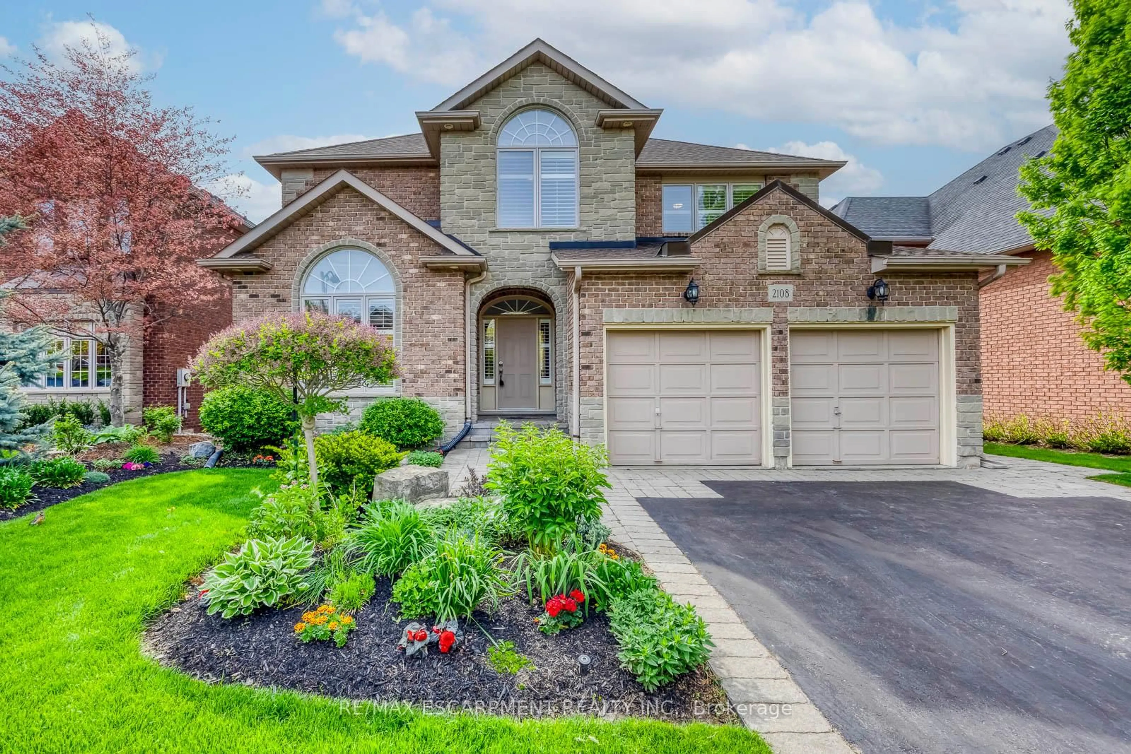Home with brick exterior material, street for 2108 Arbourview Dr, Oakville Ontario L6M 3P3