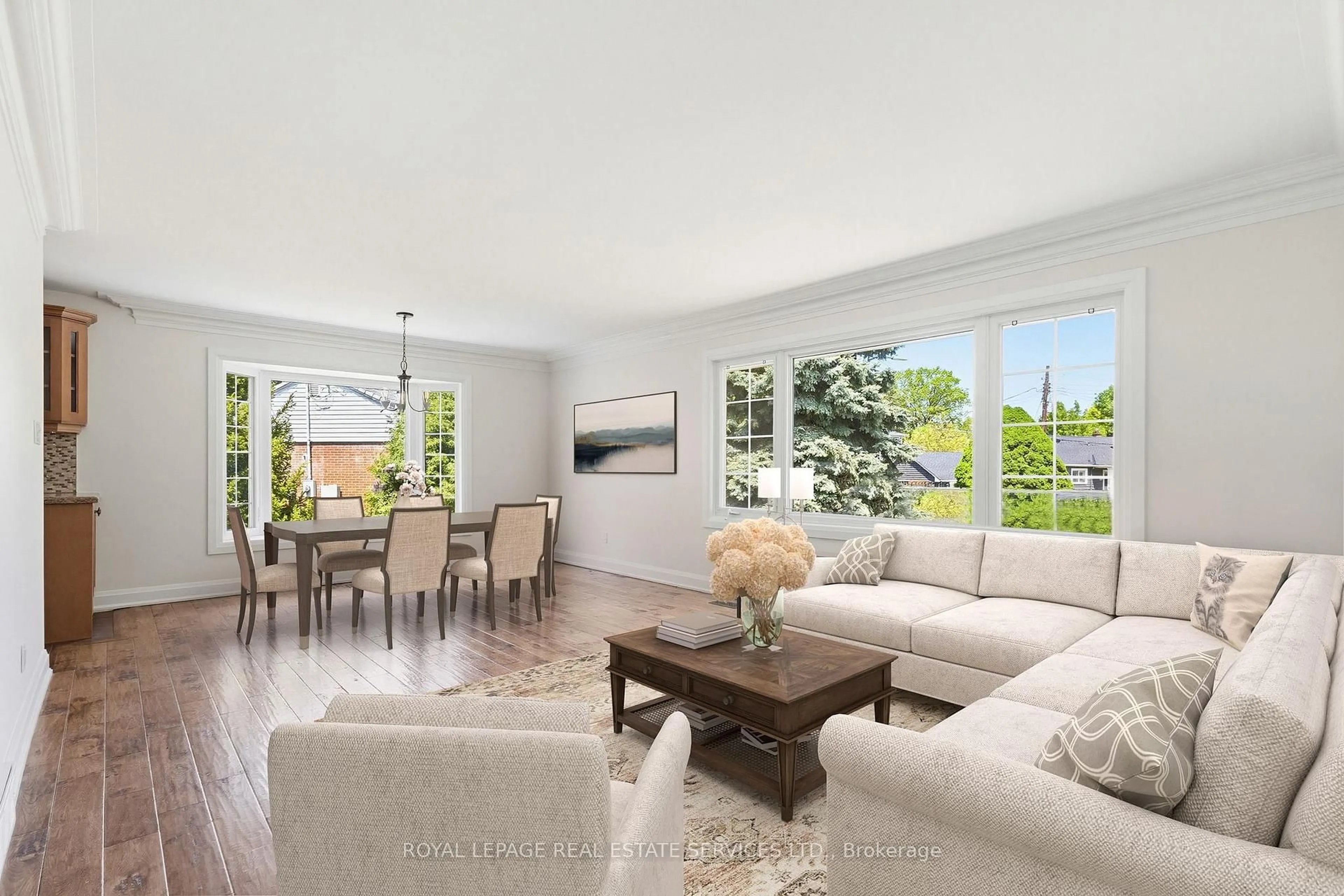 Living room with furniture, unknown for 652 Hillcrest Dr, Burlington Ontario L7R 3A7