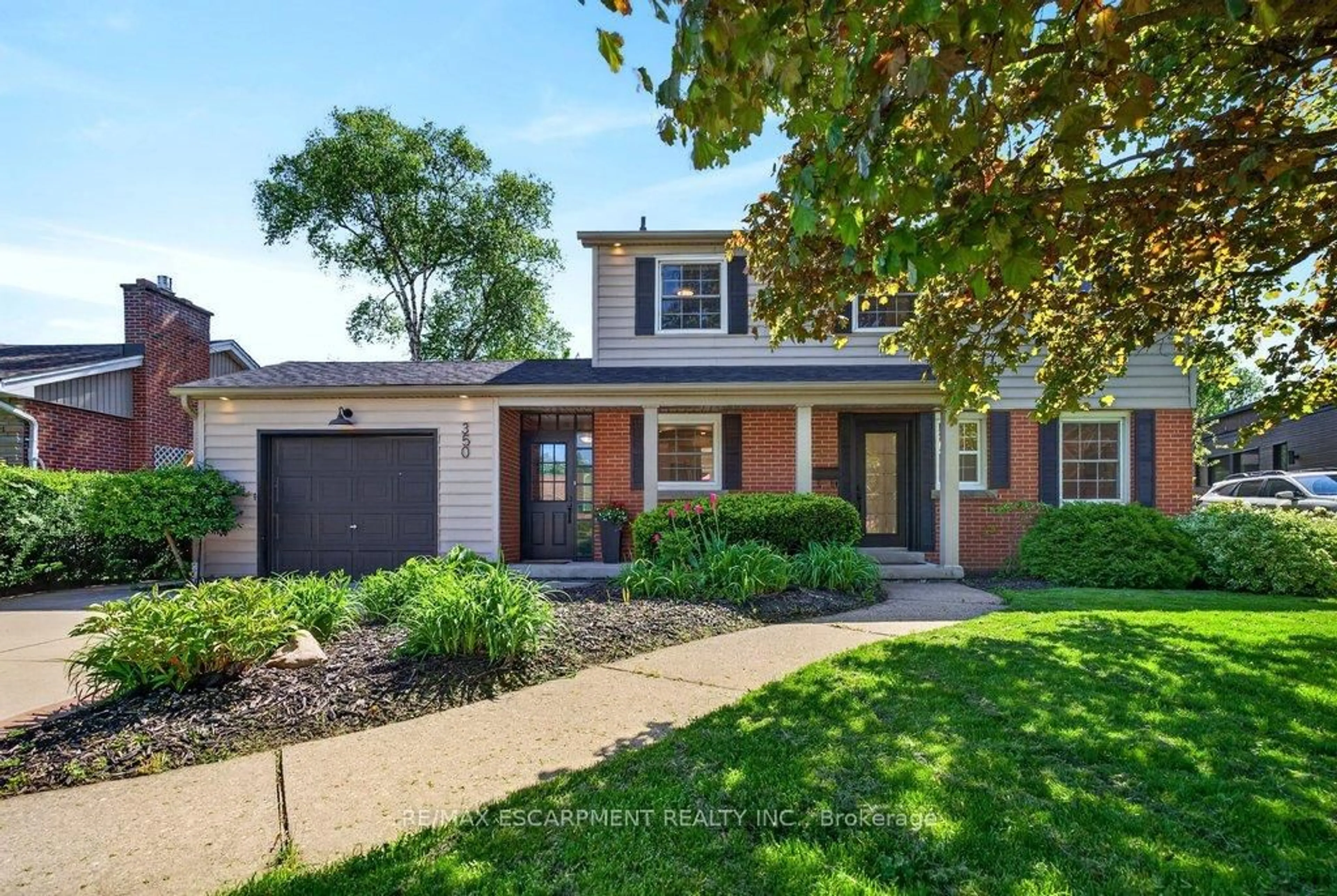 Home with brick exterior material, street for 350 East Side Cres, Burlington Ontario L7R 3G9