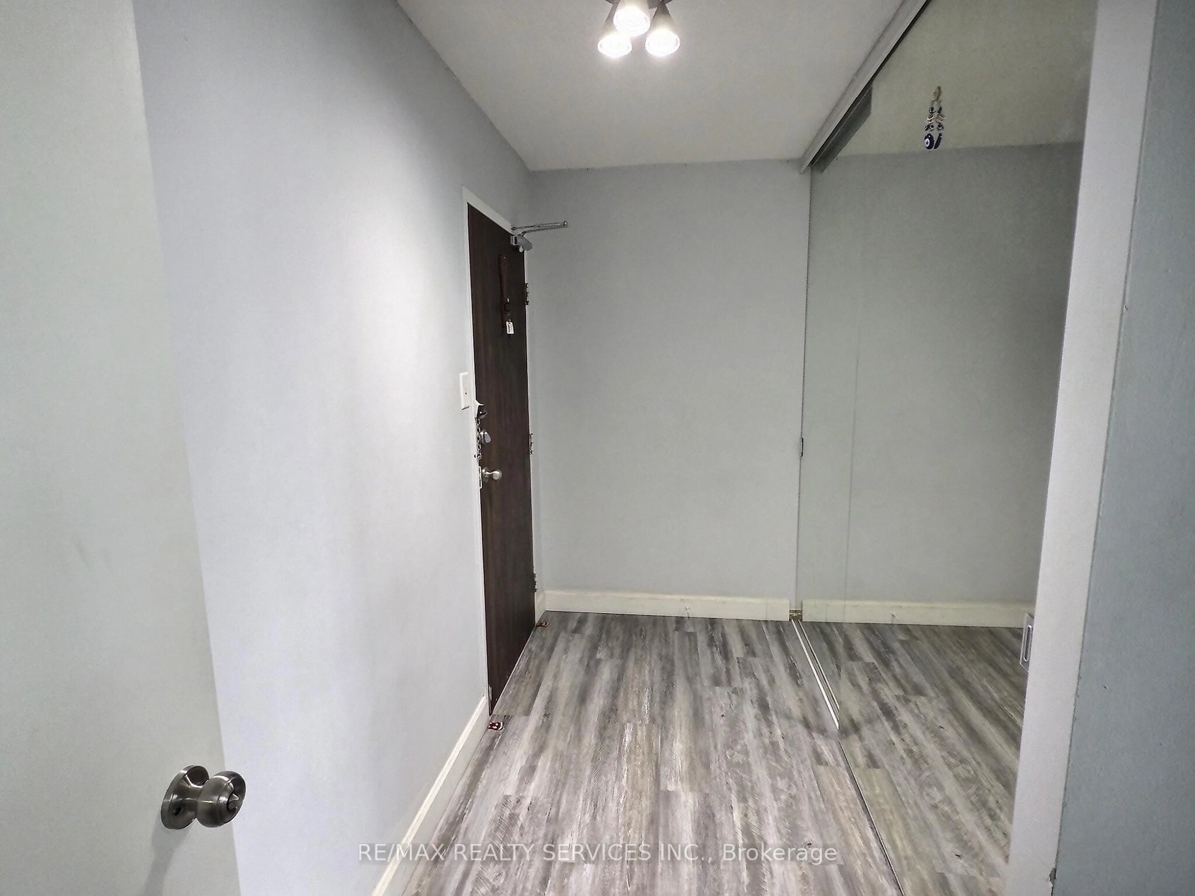 A pic of a room for 18 Knightsbridge Rd #1812, Brampton Ontario L6T 3X5