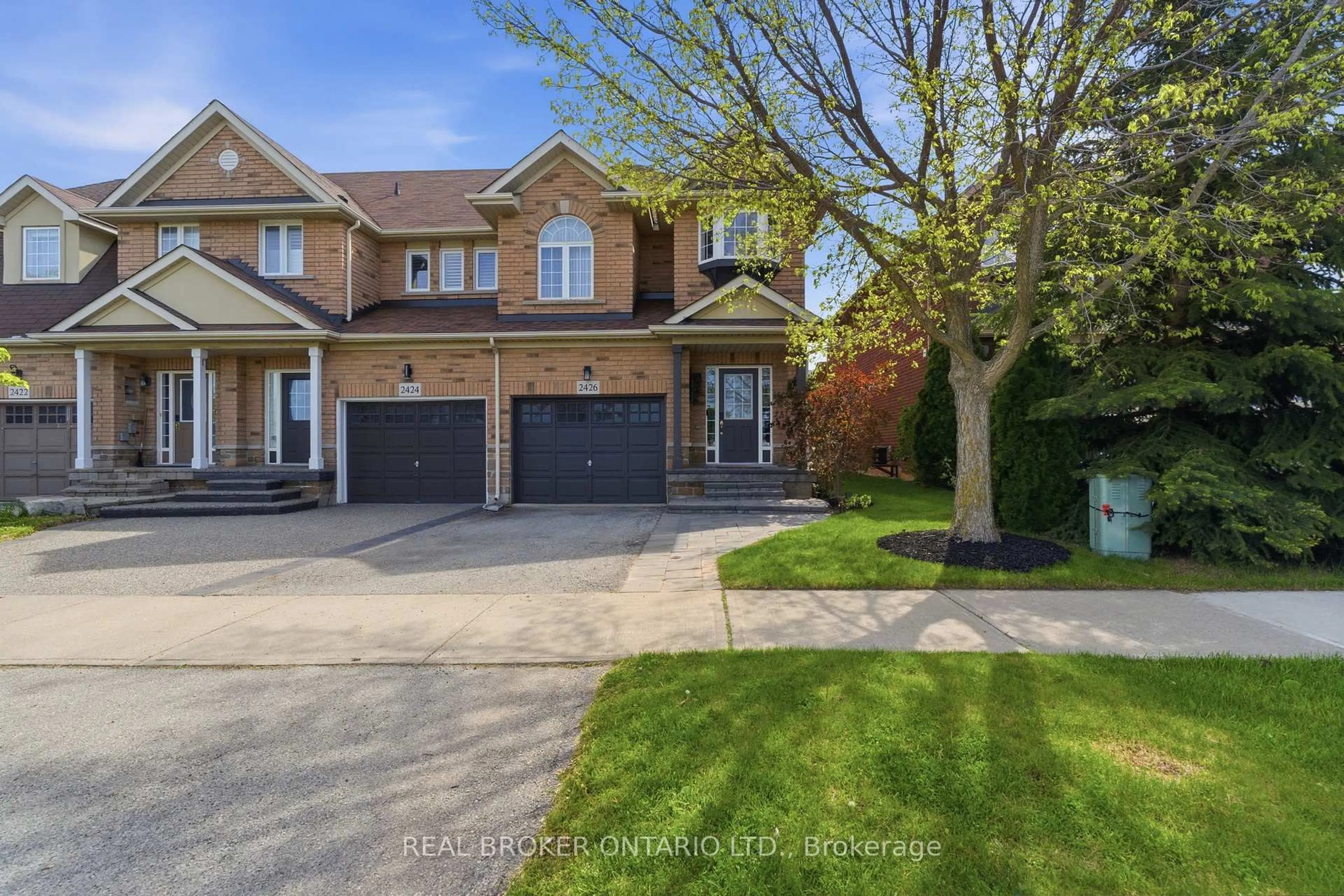 Home with brick exterior material, street for 2426 Shadow Crt, Oakville Ontario L6M 5G6