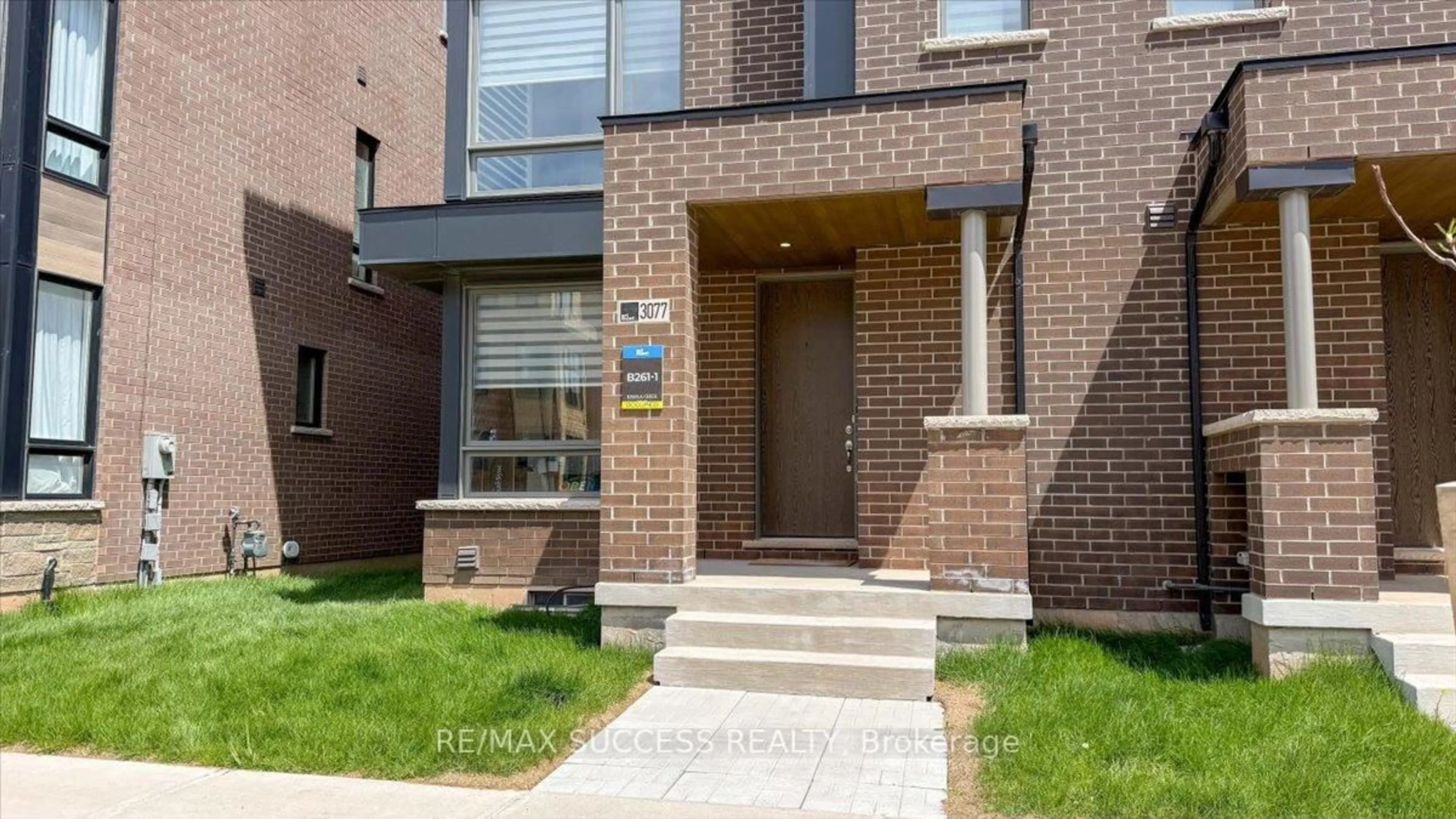 Home with brick exterior material, street for 3077 Welsman Gdns, Oakville Ontario L6H 7Z2