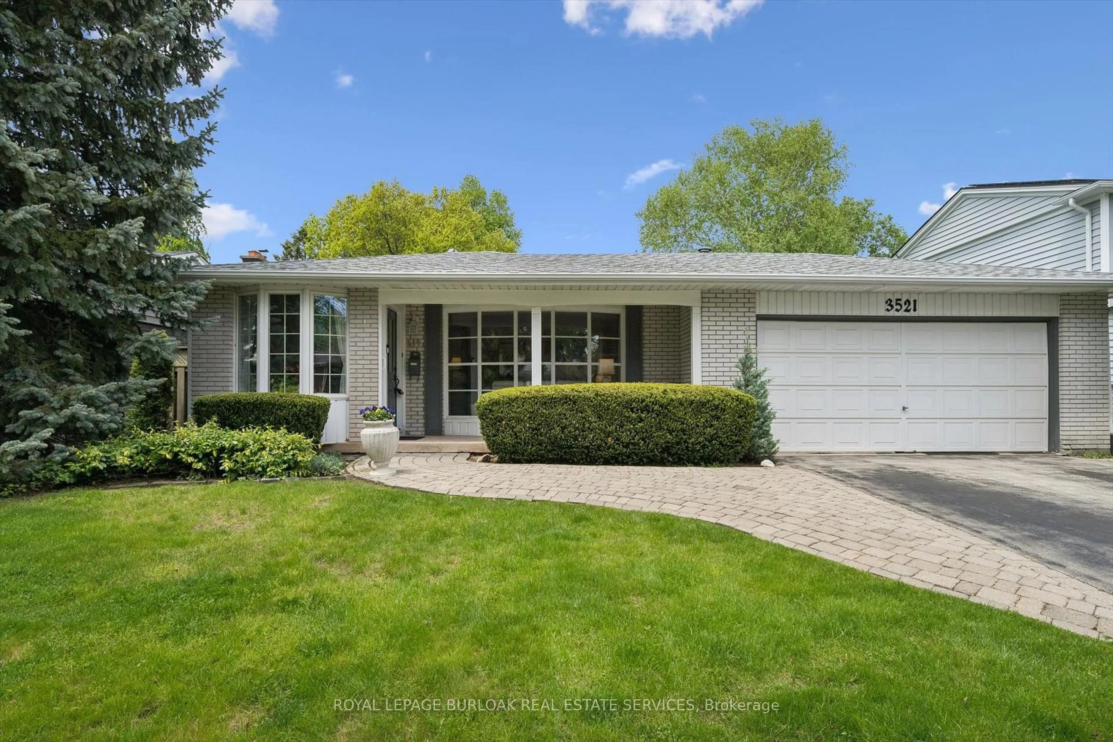 Home with vinyl exterior material, street for 3521 Regal Rd, Burlington Ontario L7N 1M2