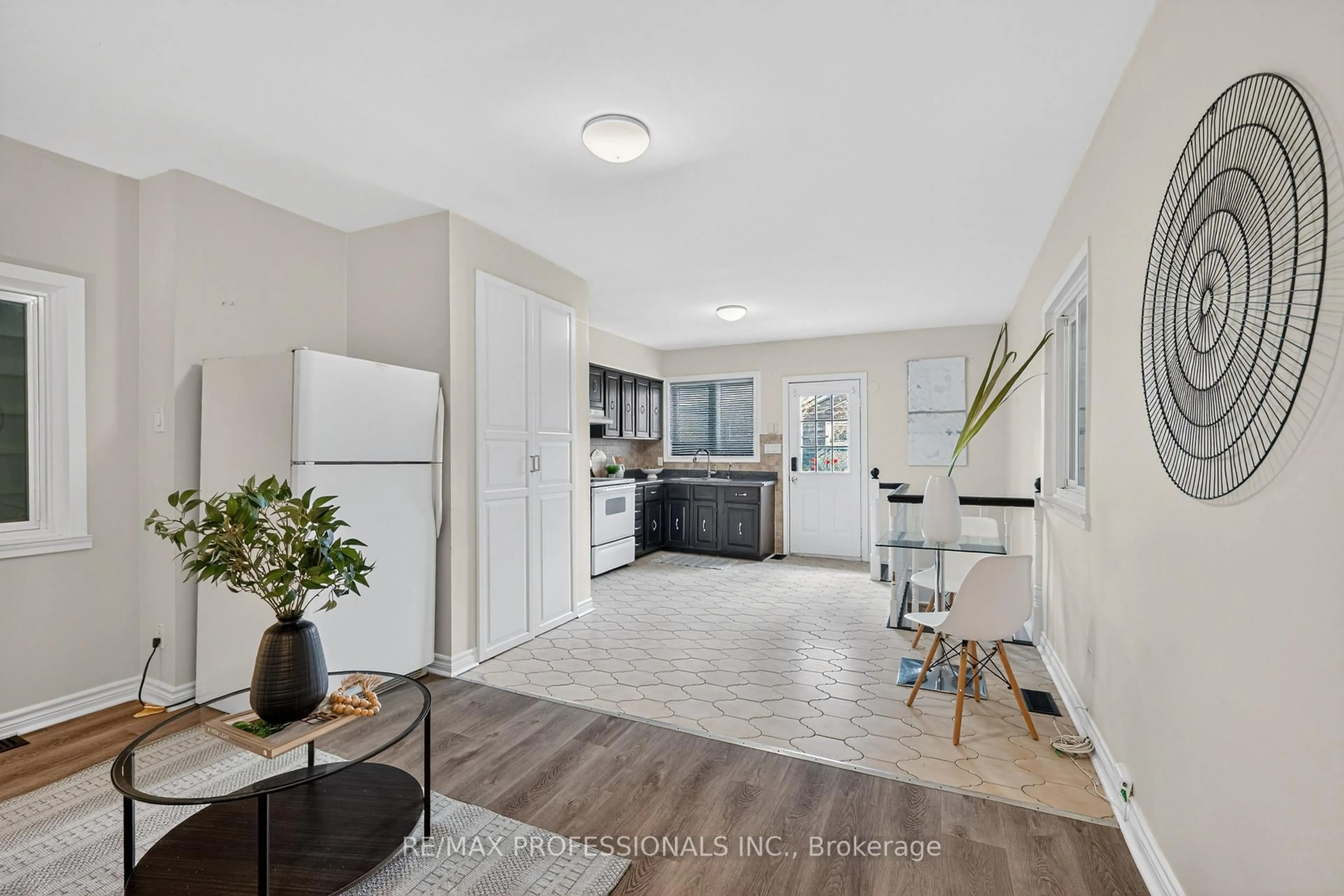 Unknown for 278 Caledonia Rd, Toronto Ontario M6E 4T3