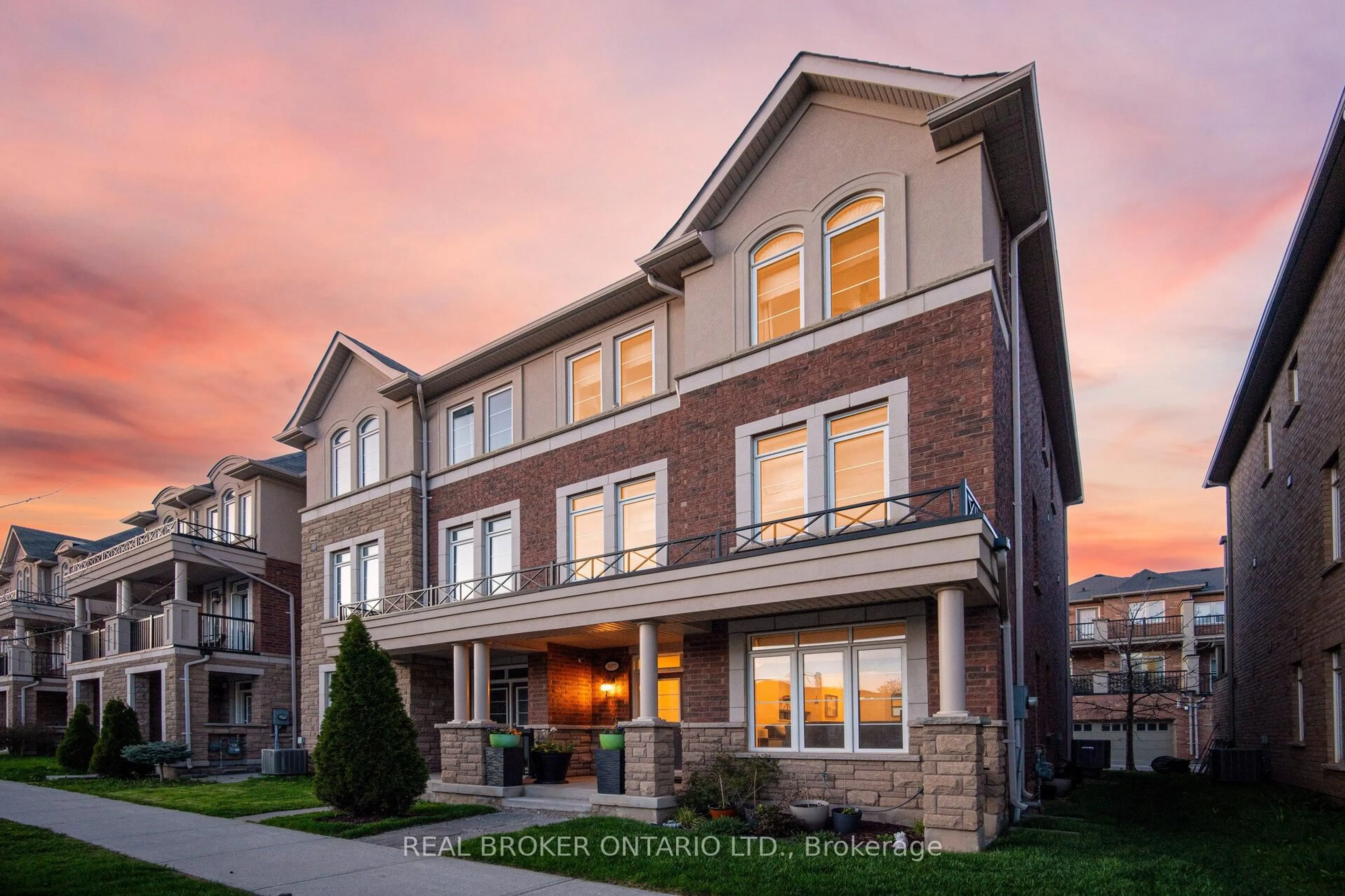 Home with brick exterior material, street for 3077 Preserve Dr, Oakville Ontario L6M 0W7