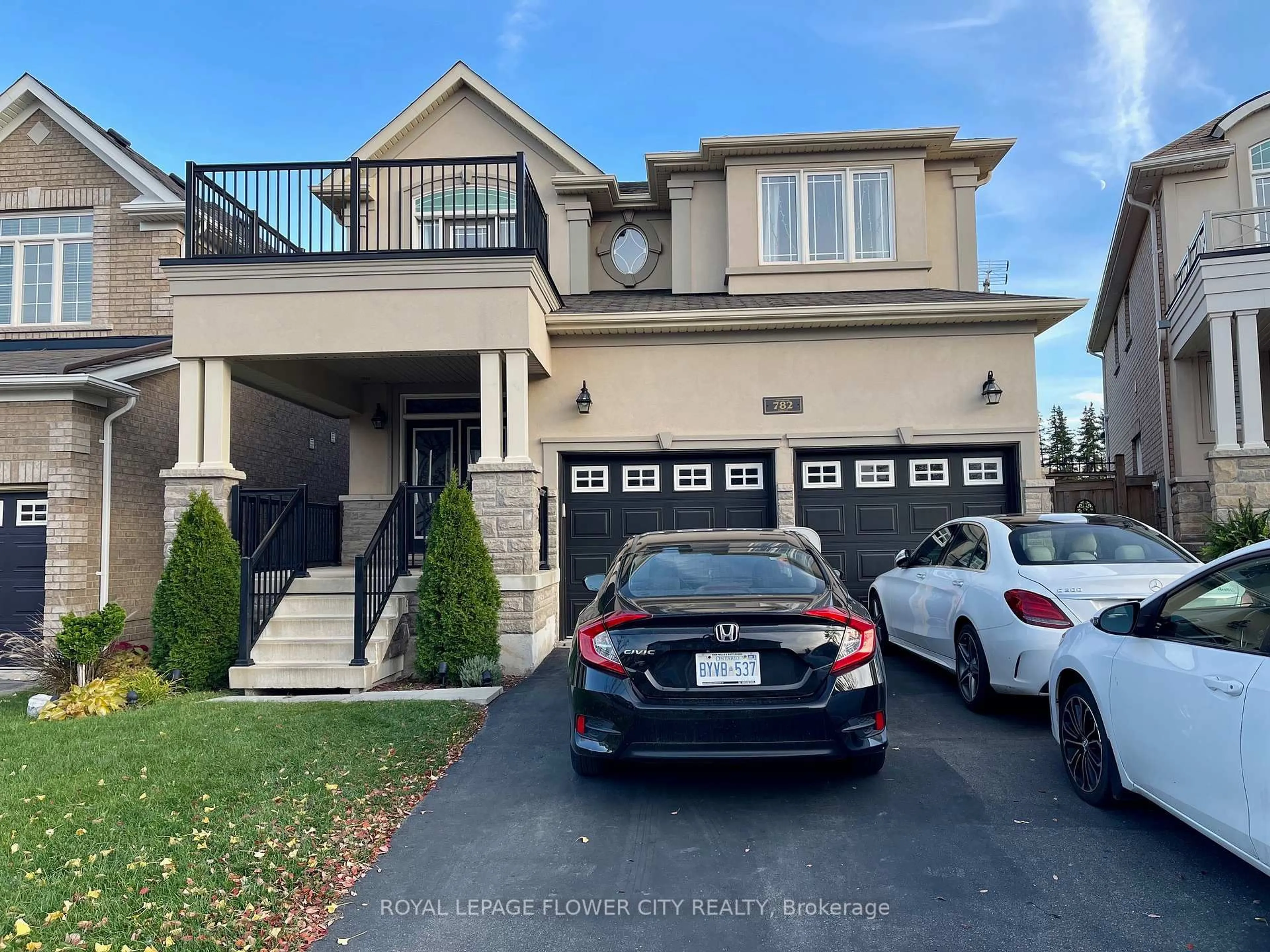 Home with vinyl exterior material, street for 782 Miltonbrook Cres, Milton Ontario L9T 8N3